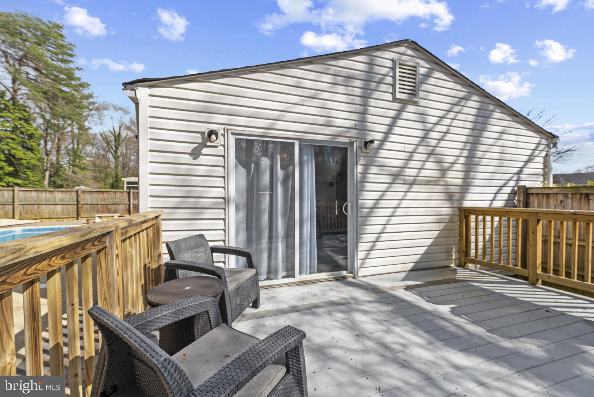 WHISPERING WOODS - Residential