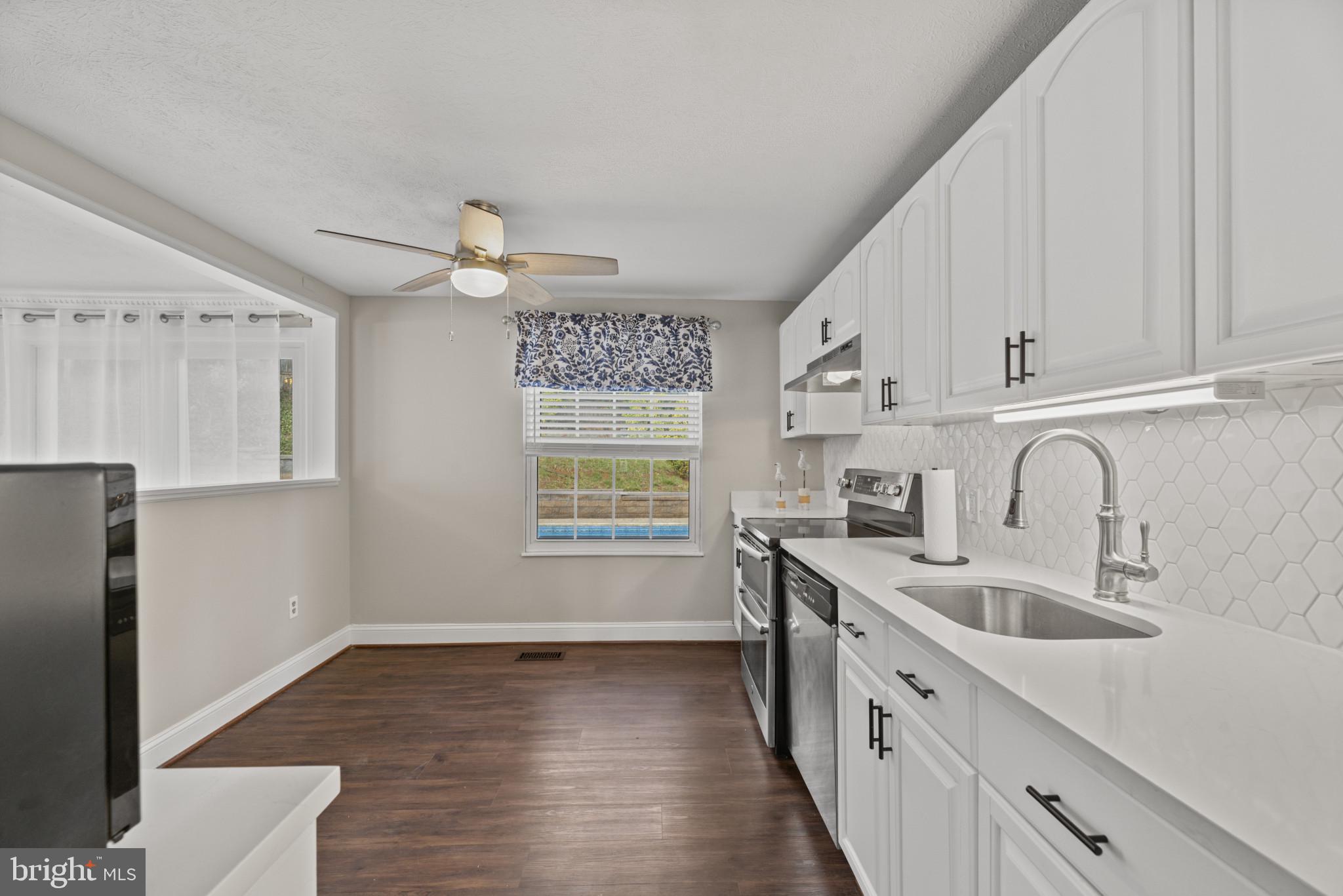 WHISPERING WOODS - Residential