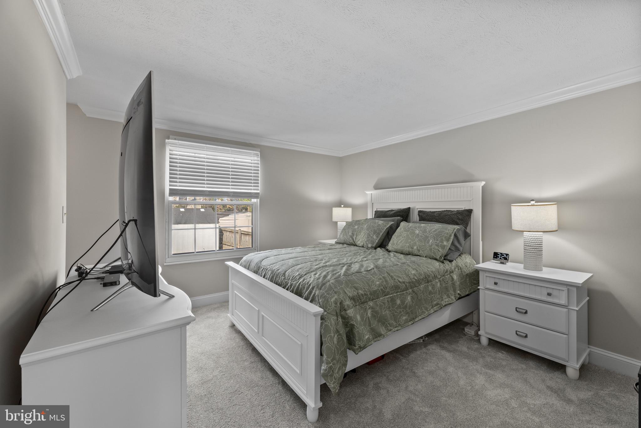 WHISPERING WOODS - Residential