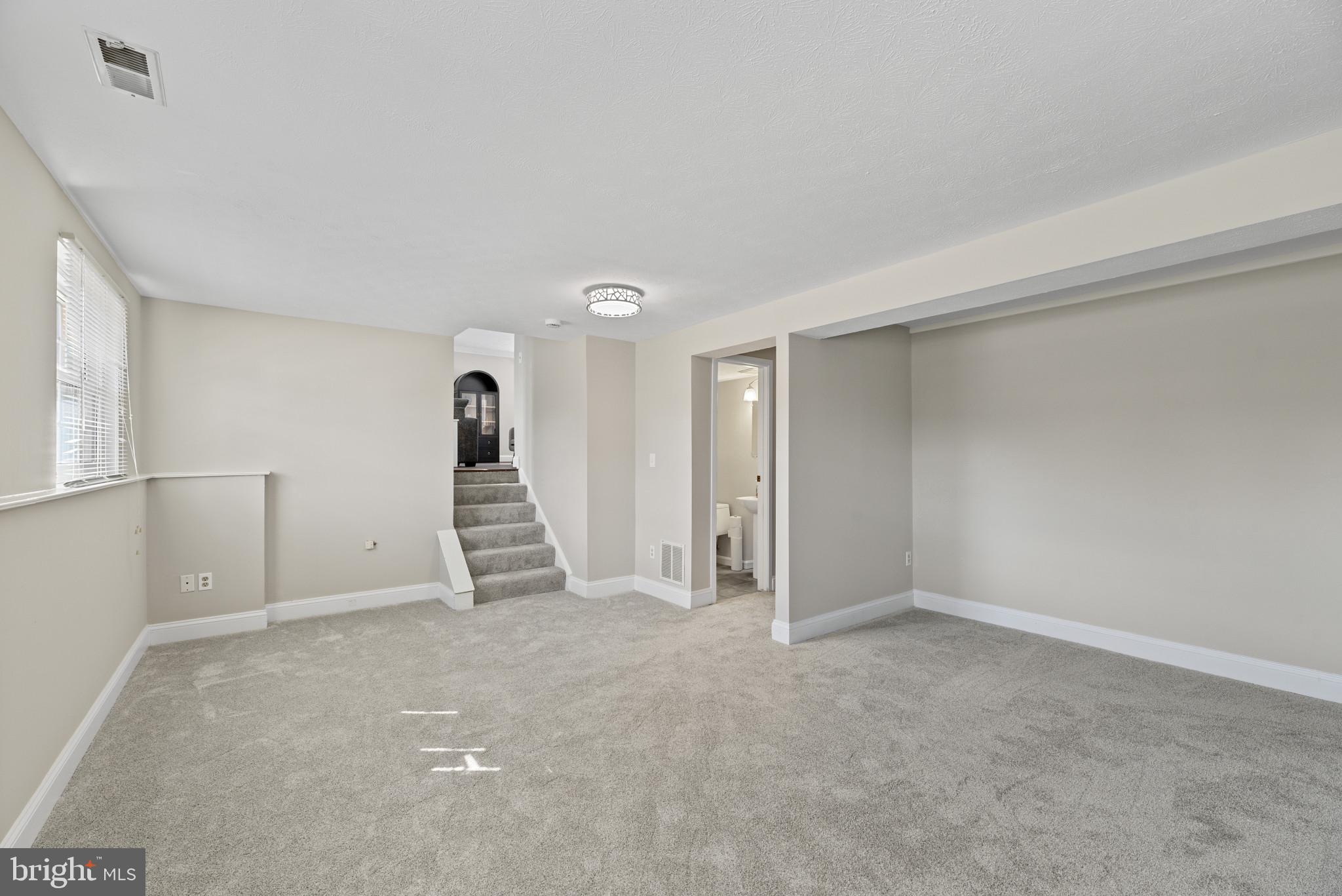 WHISPERING WOODS - Residential