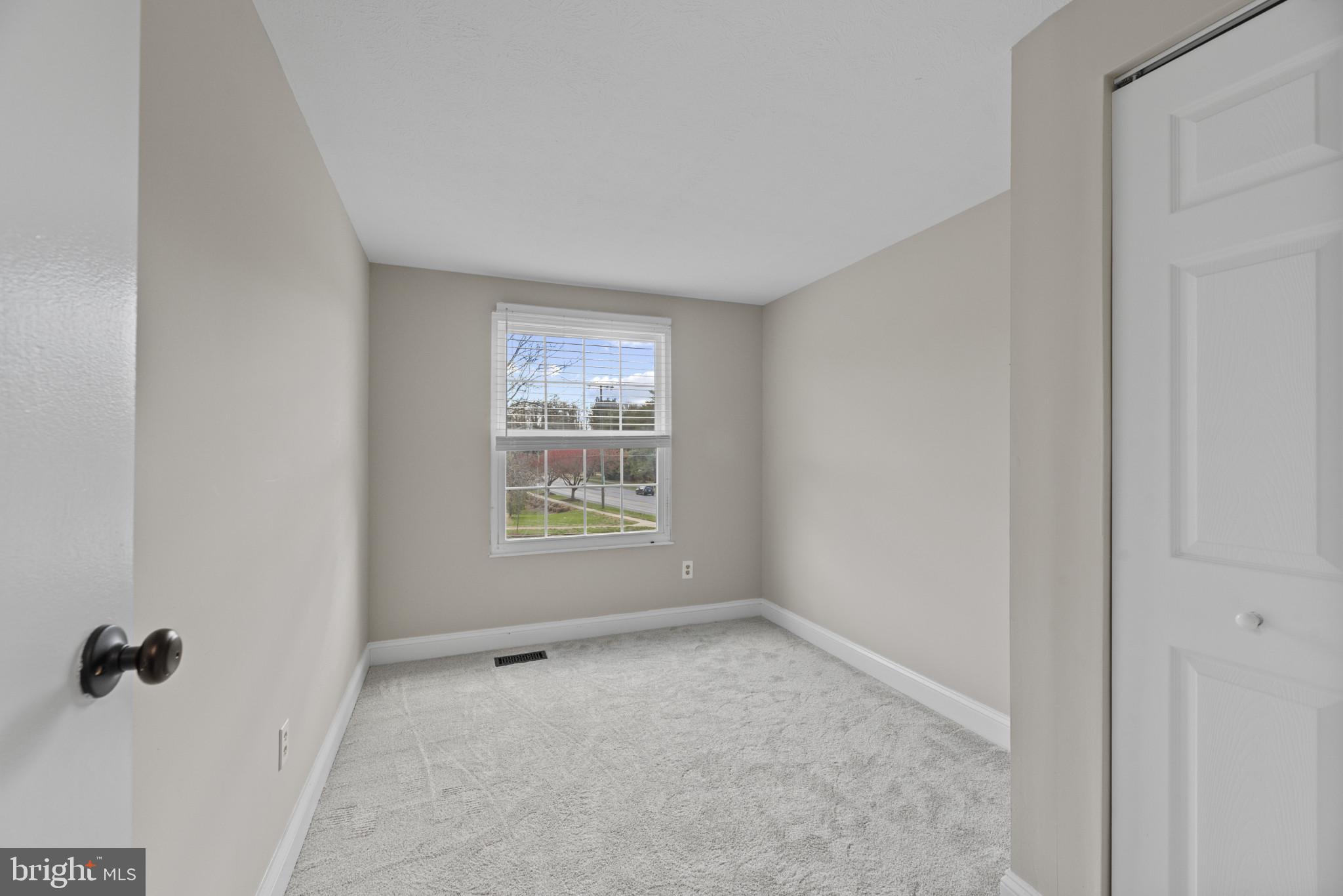 WHISPERING WOODS - Residential