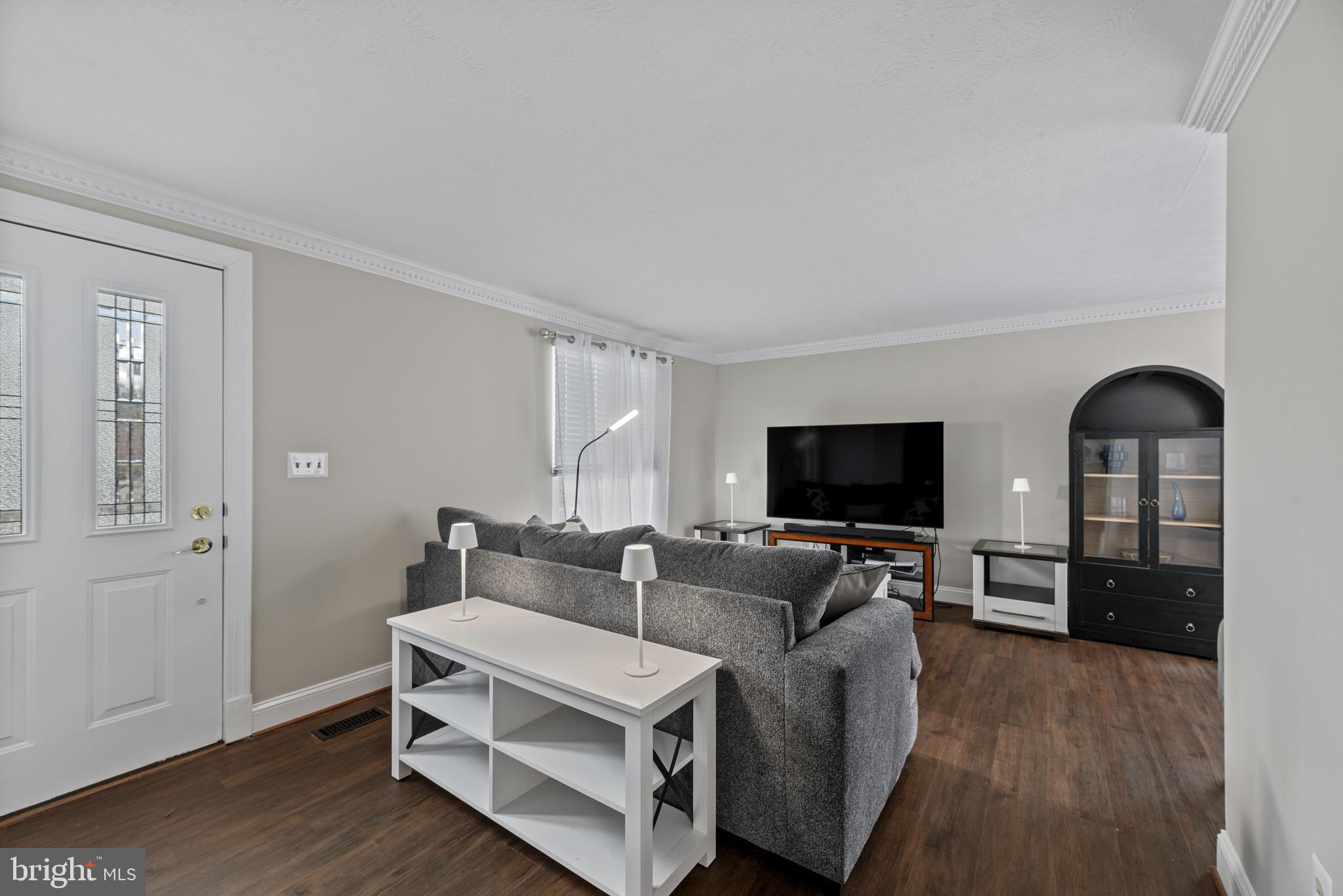 WHISPERING WOODS - Residential