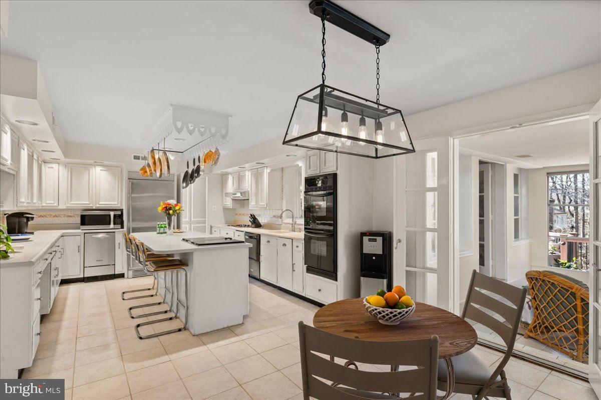 FOX HILLS OF POTOMAC - Residential