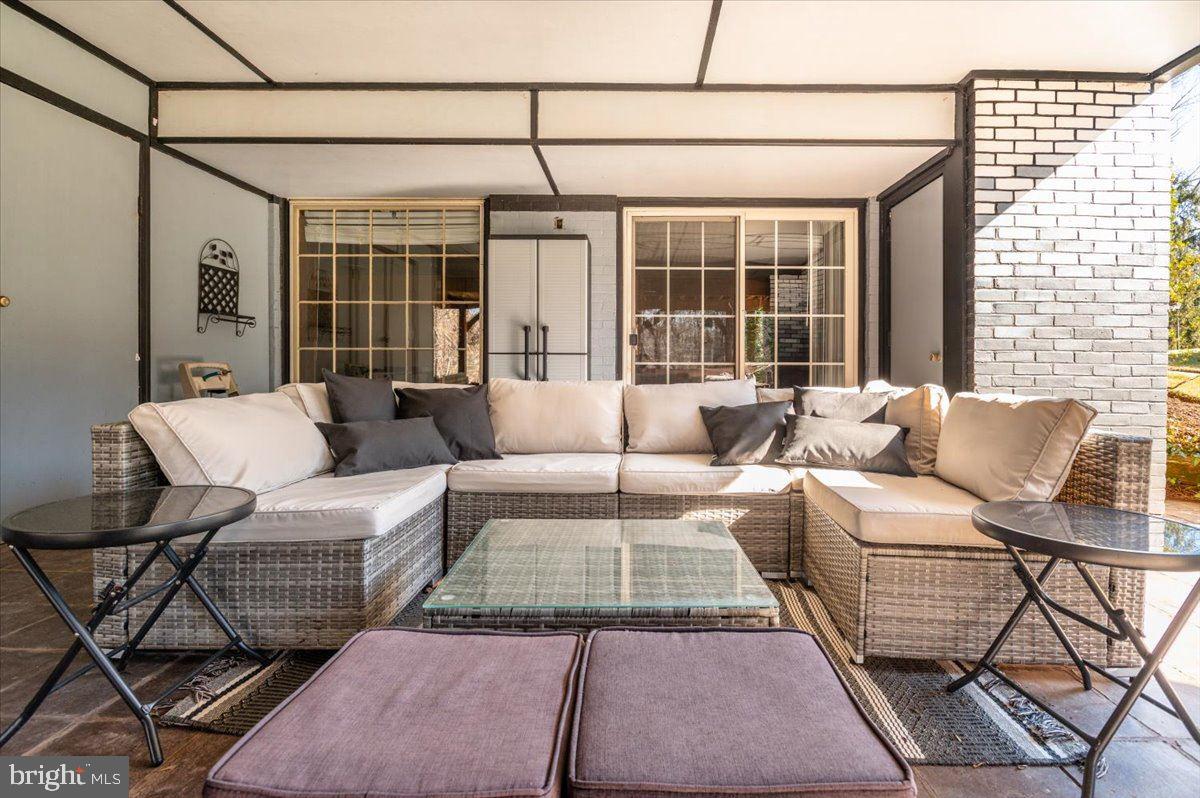 FOX HILLS OF POTOMAC - Residential