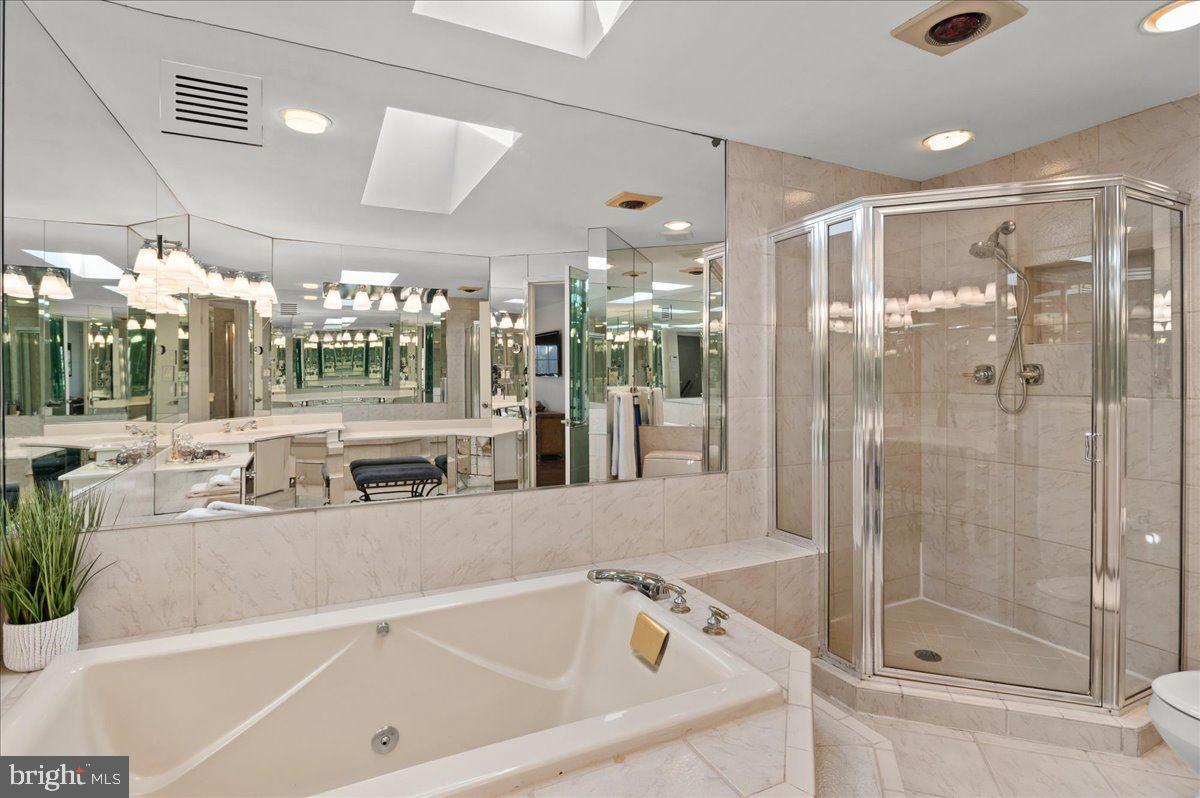 FOX HILLS OF POTOMAC - Residential