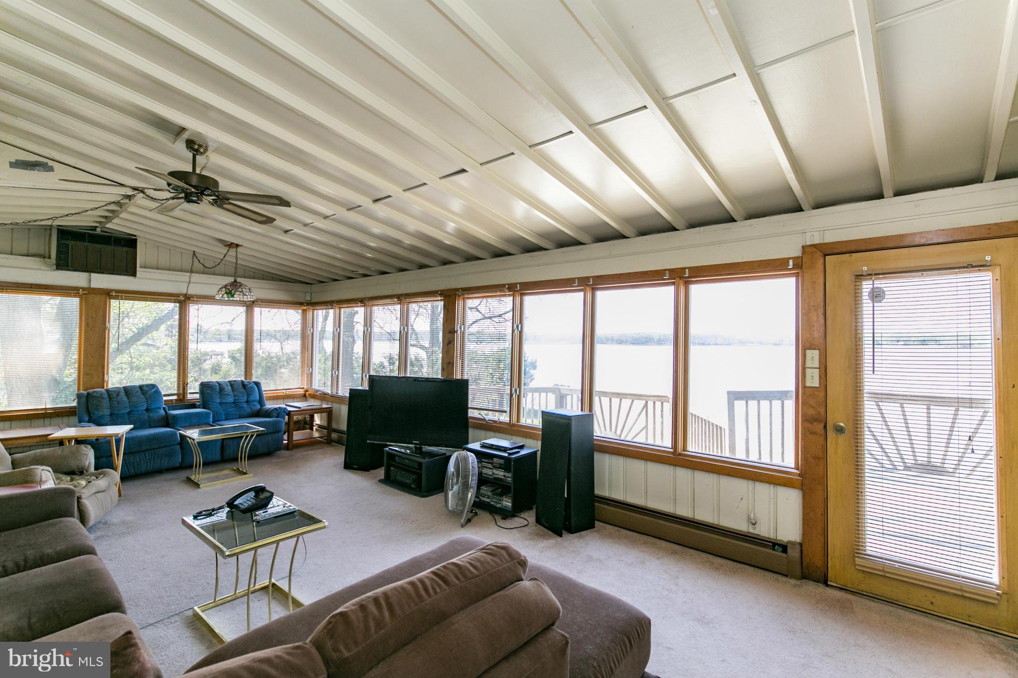 LOCUST POINT - Residential