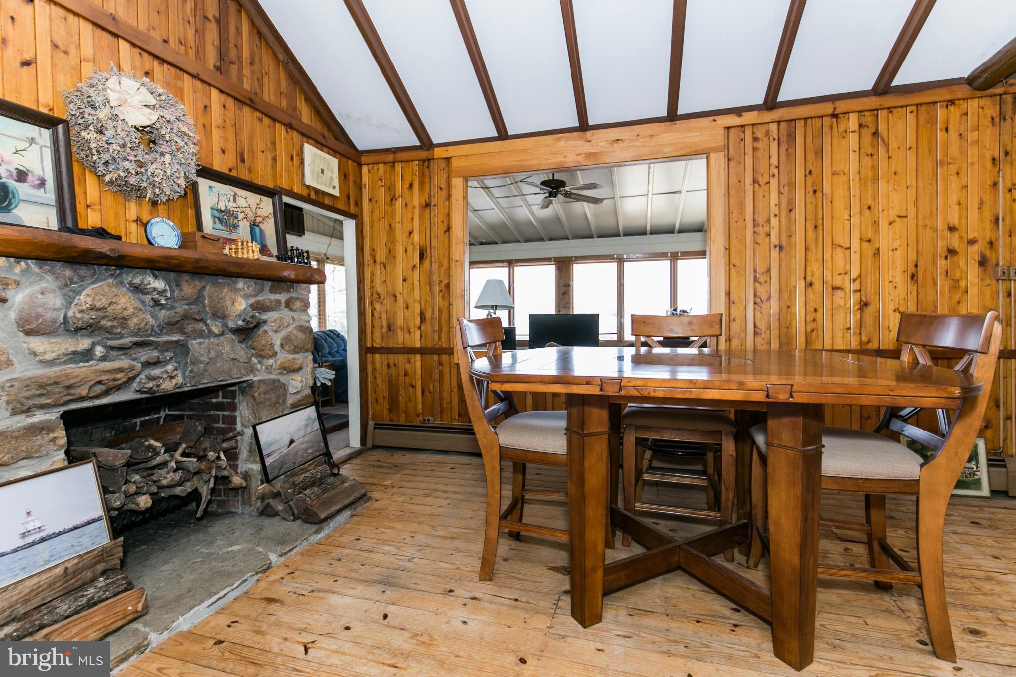 LOCUST POINT - Residential