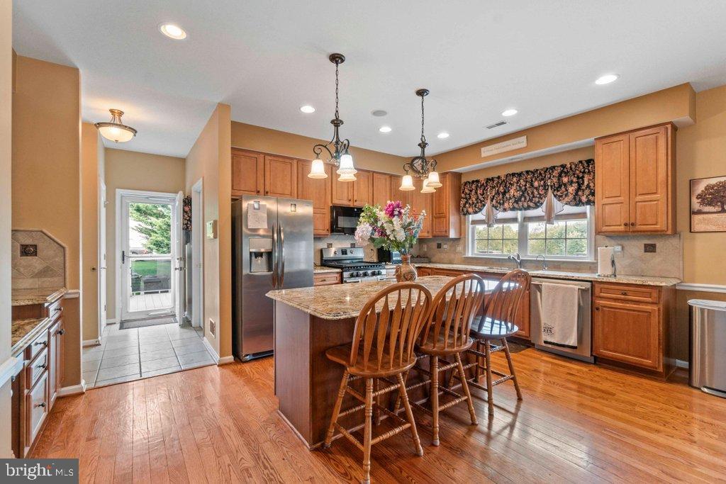 MAXA MEADOWS - Residential