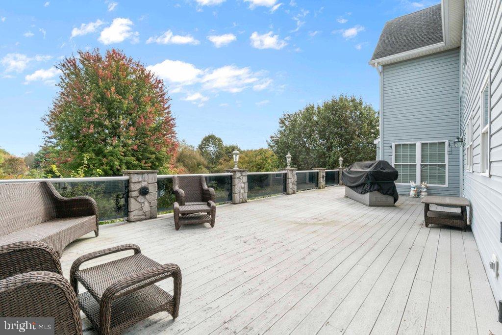 MAXA MEADOWS - Residential