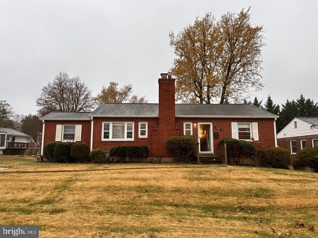 BURNT MILLS KNOLLS - Residential Lease