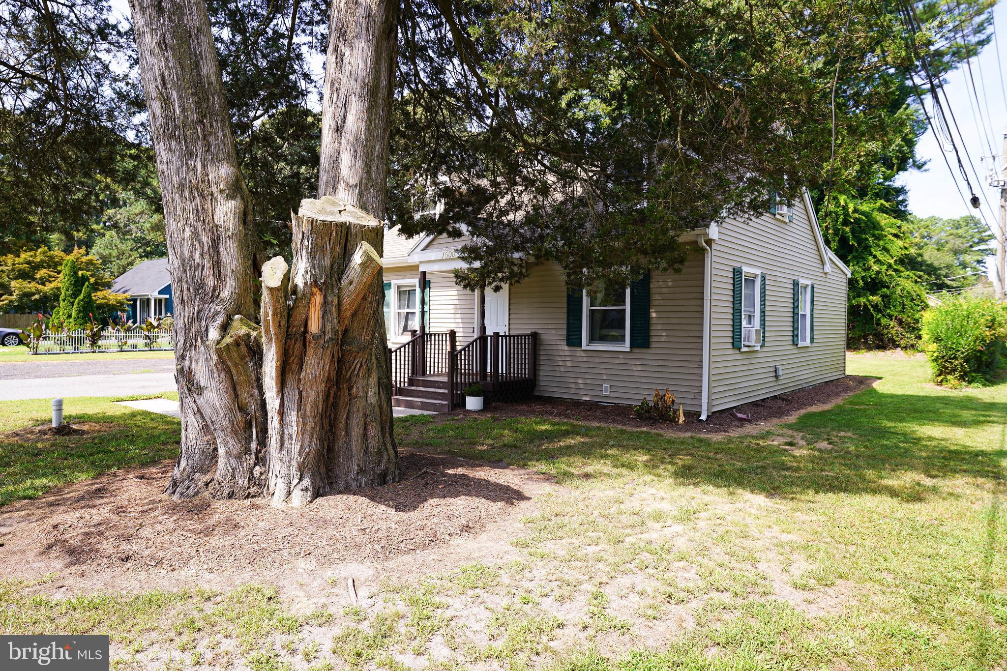 1500 LAUREL DRIVE