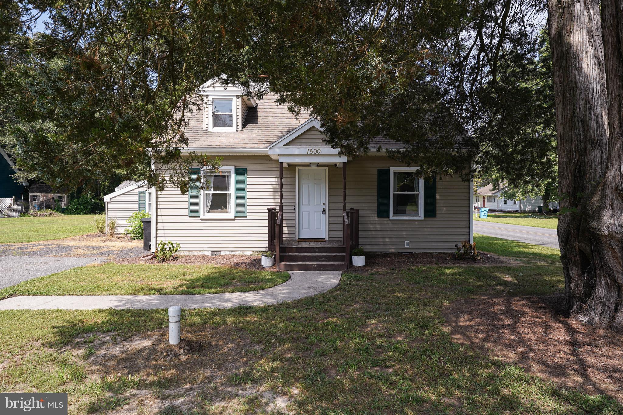1500 LAUREL DRIVE