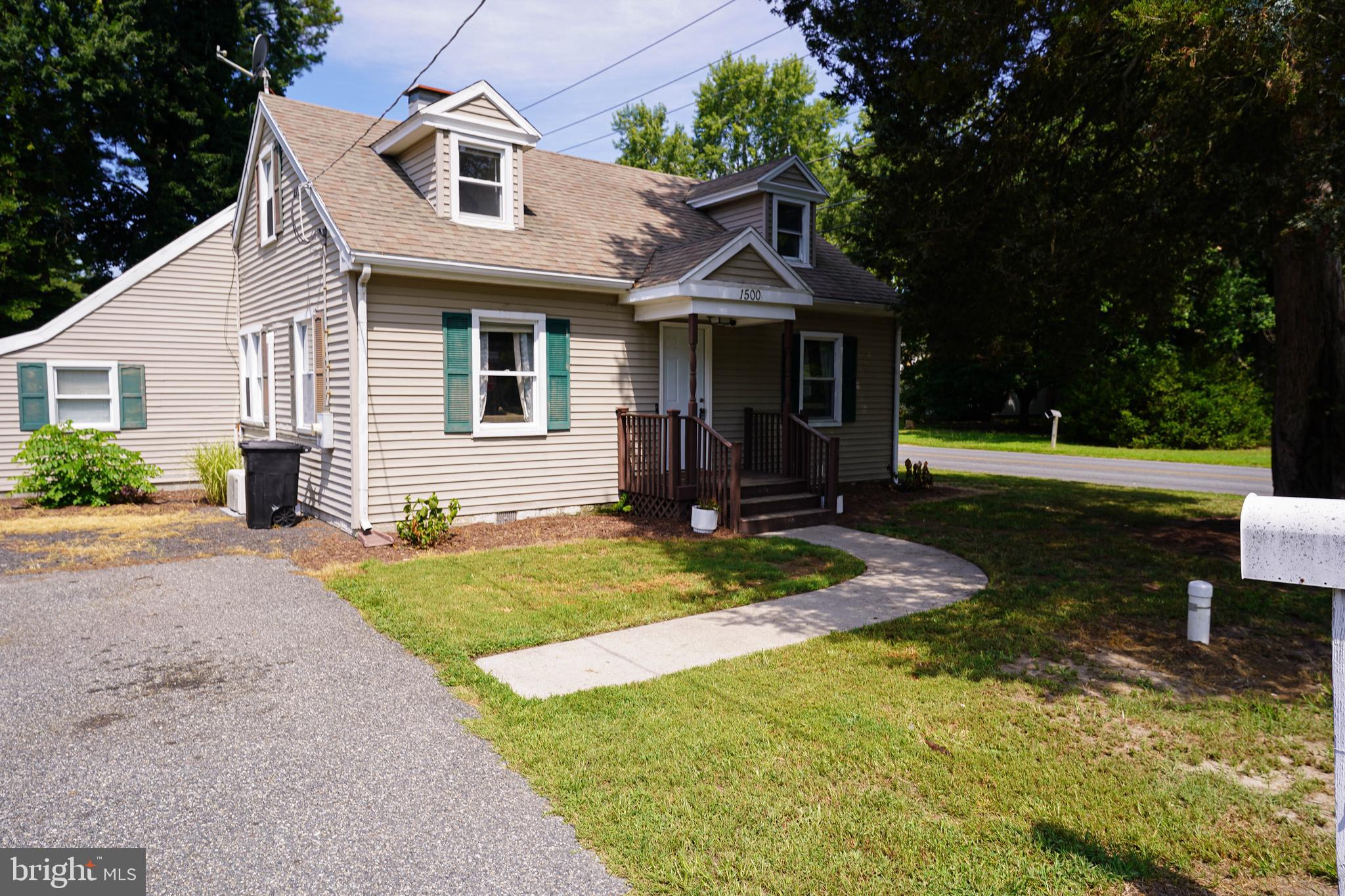 1500 LAUREL DRIVE
