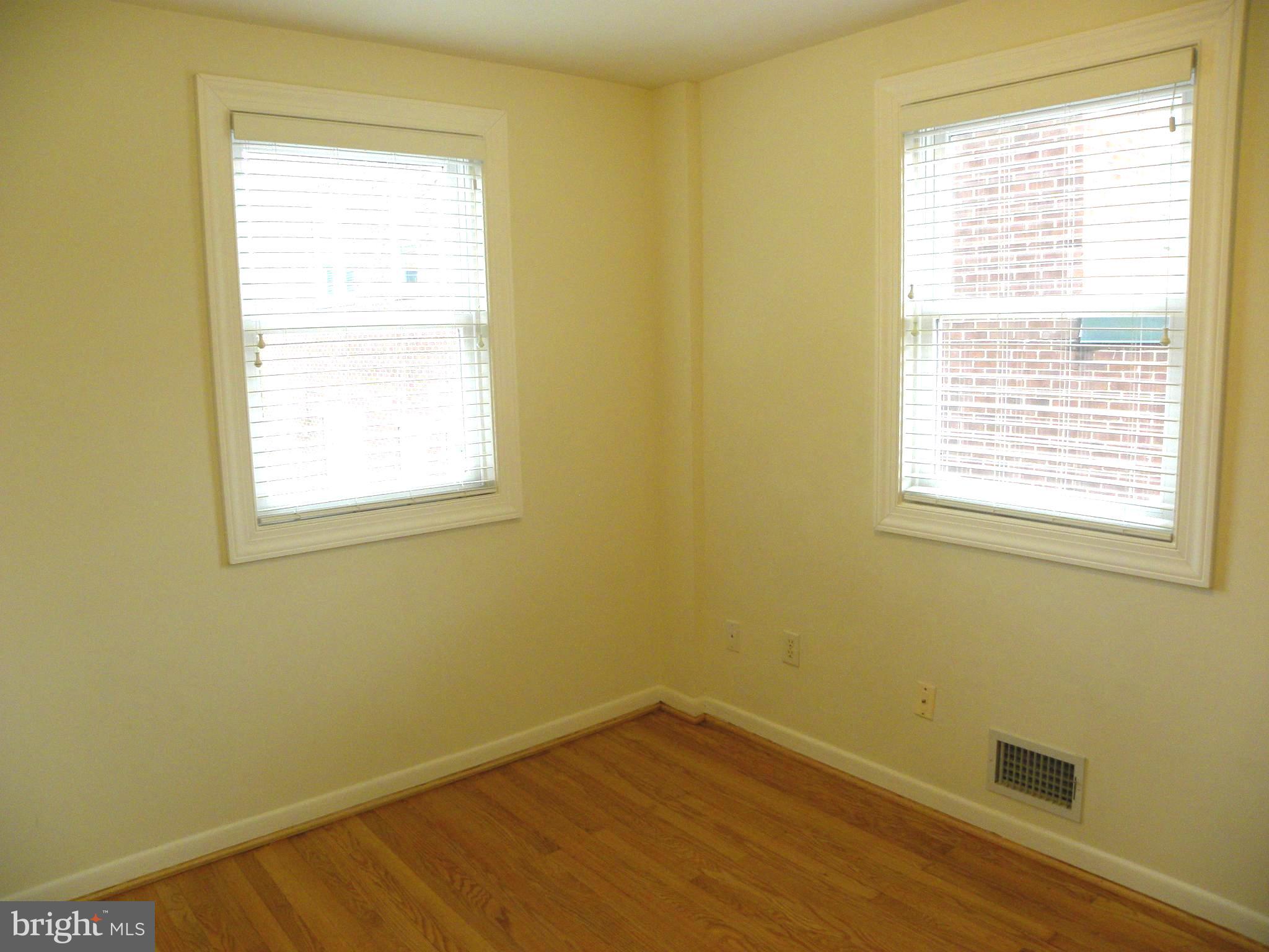 OLD TOWN - Residential Lease