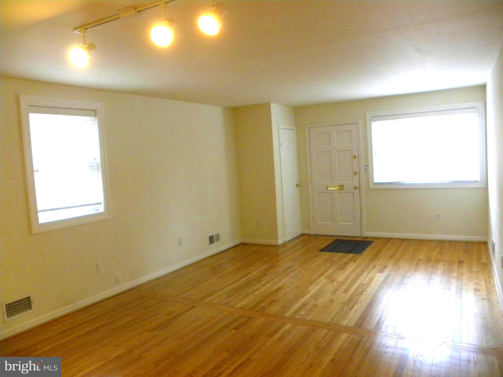 OLD TOWN - Residential Lease