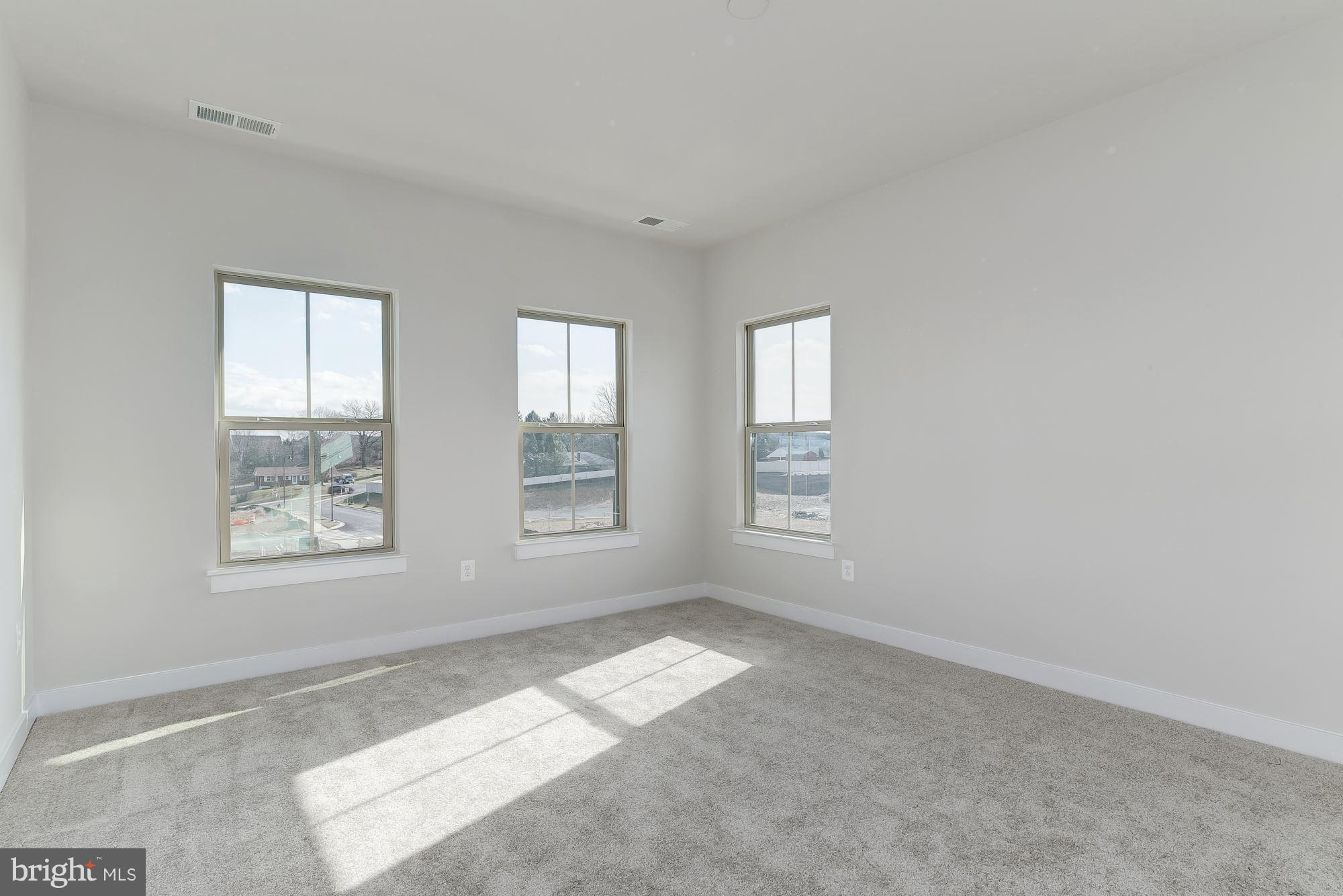 LAKE LINGANORE OAKDALE - Residential