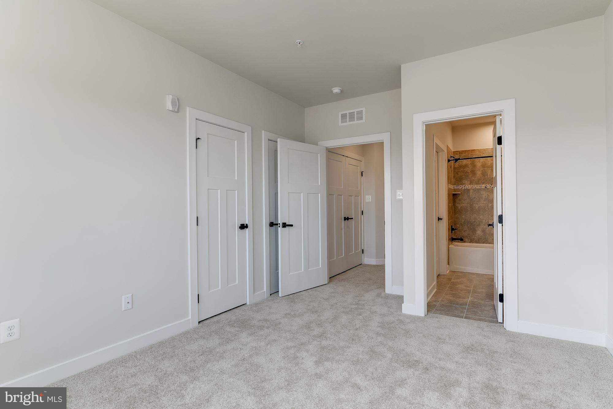 LAKE LINGANORE OAKDALE - Residential