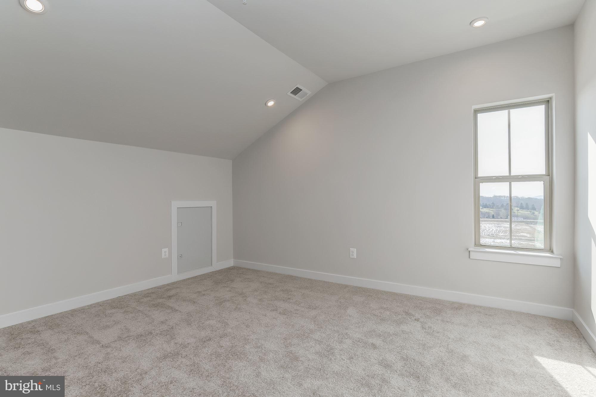 LAKE LINGANORE OAKDALE - Residential