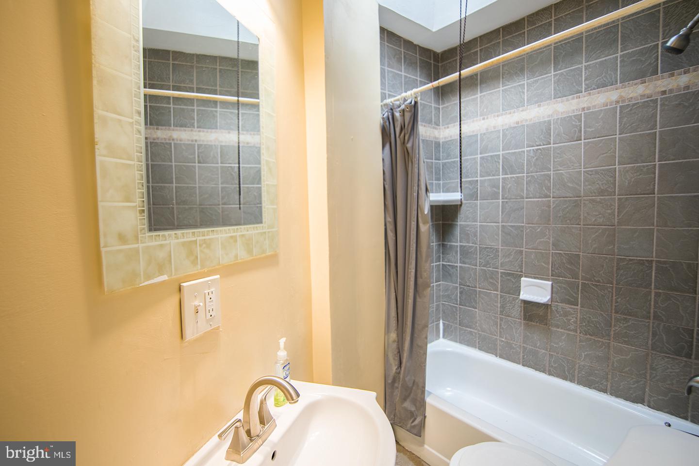 POINT BREEZE - Residential Lease