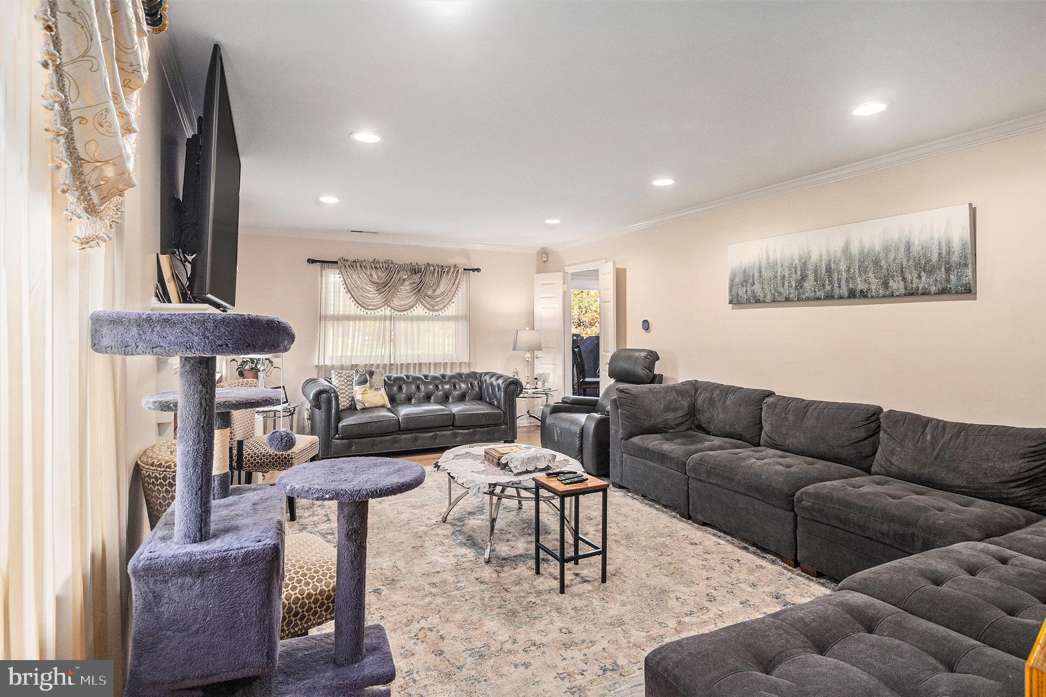 YARDLEY CORNERS - Residential