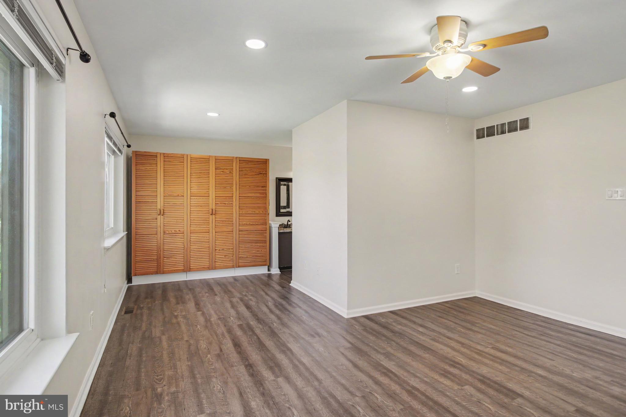 YARDLEY CORNERS - Residential