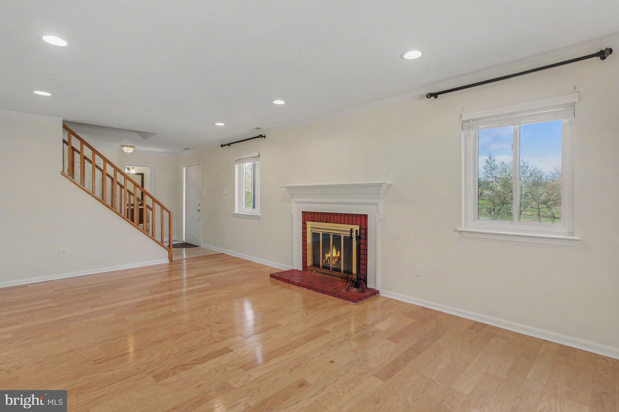 YARDLEY CORNERS - Residential