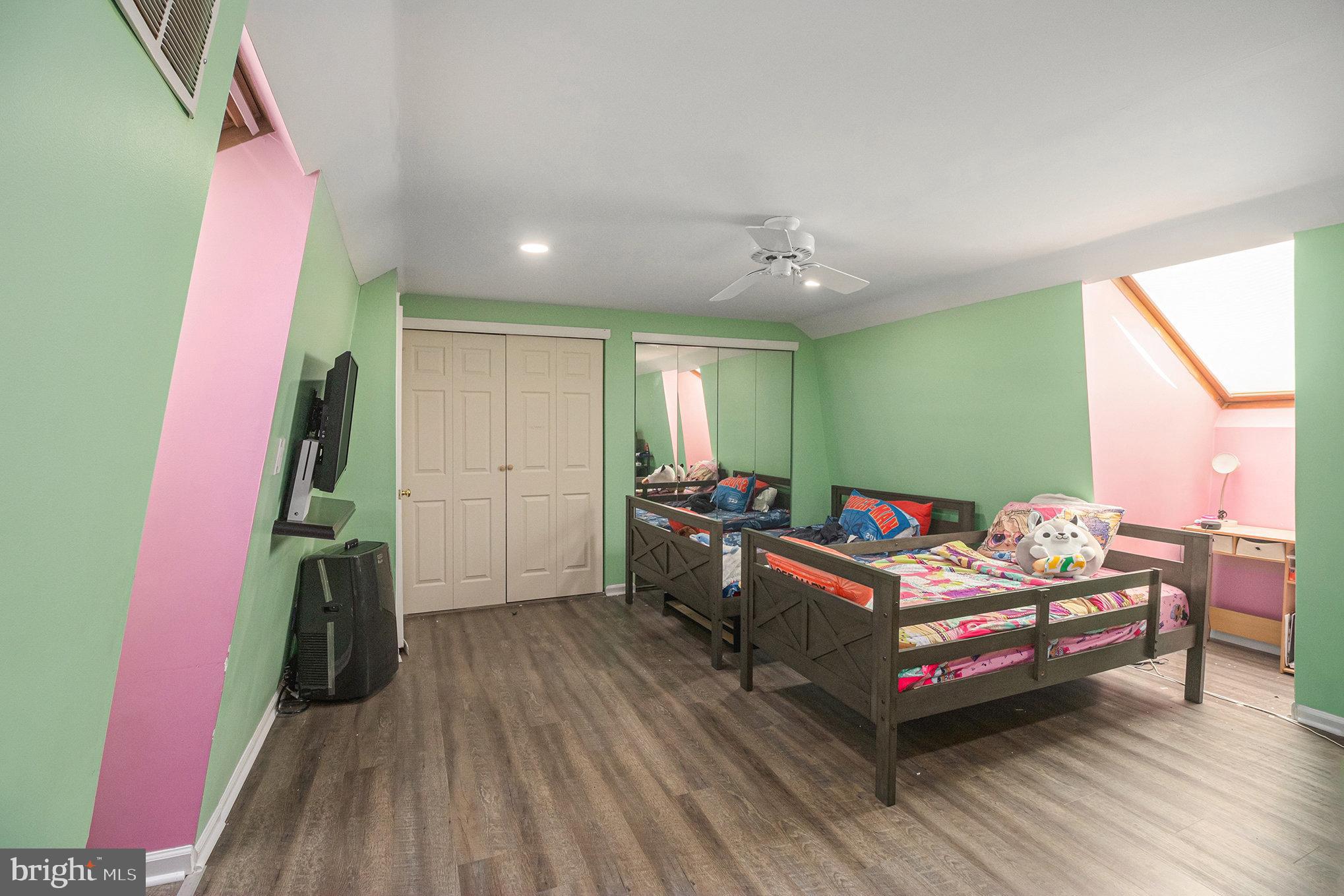 YARDLEY CORNERS - Residential