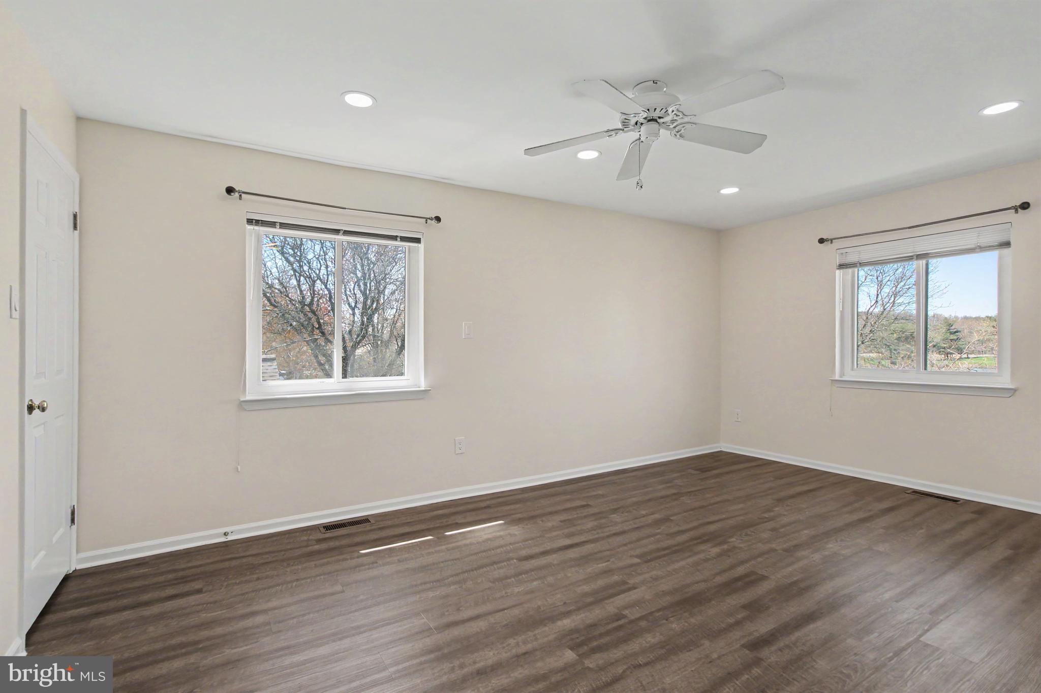 YARDLEY CORNERS - Residential