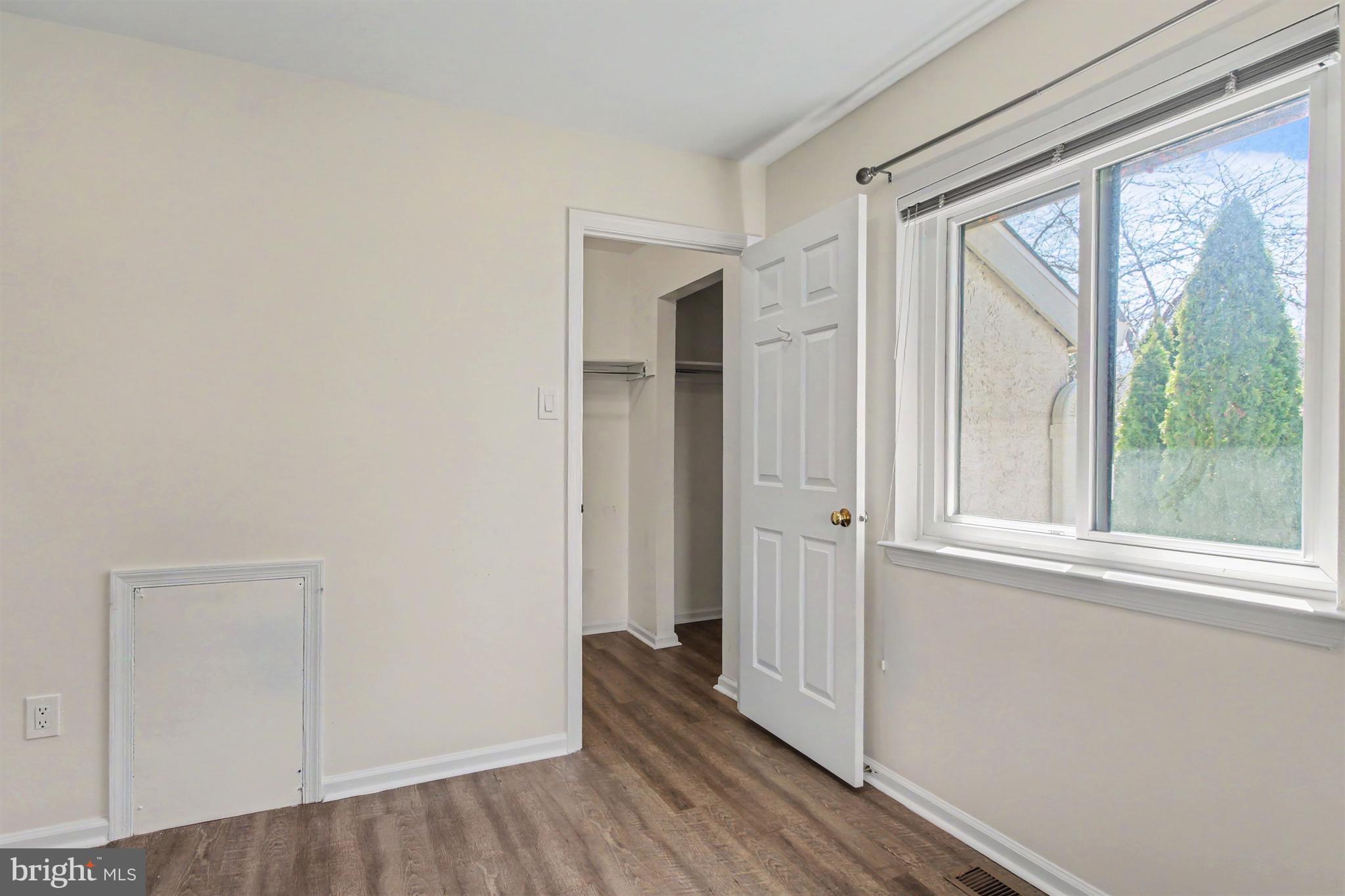 YARDLEY CORNERS - Residential