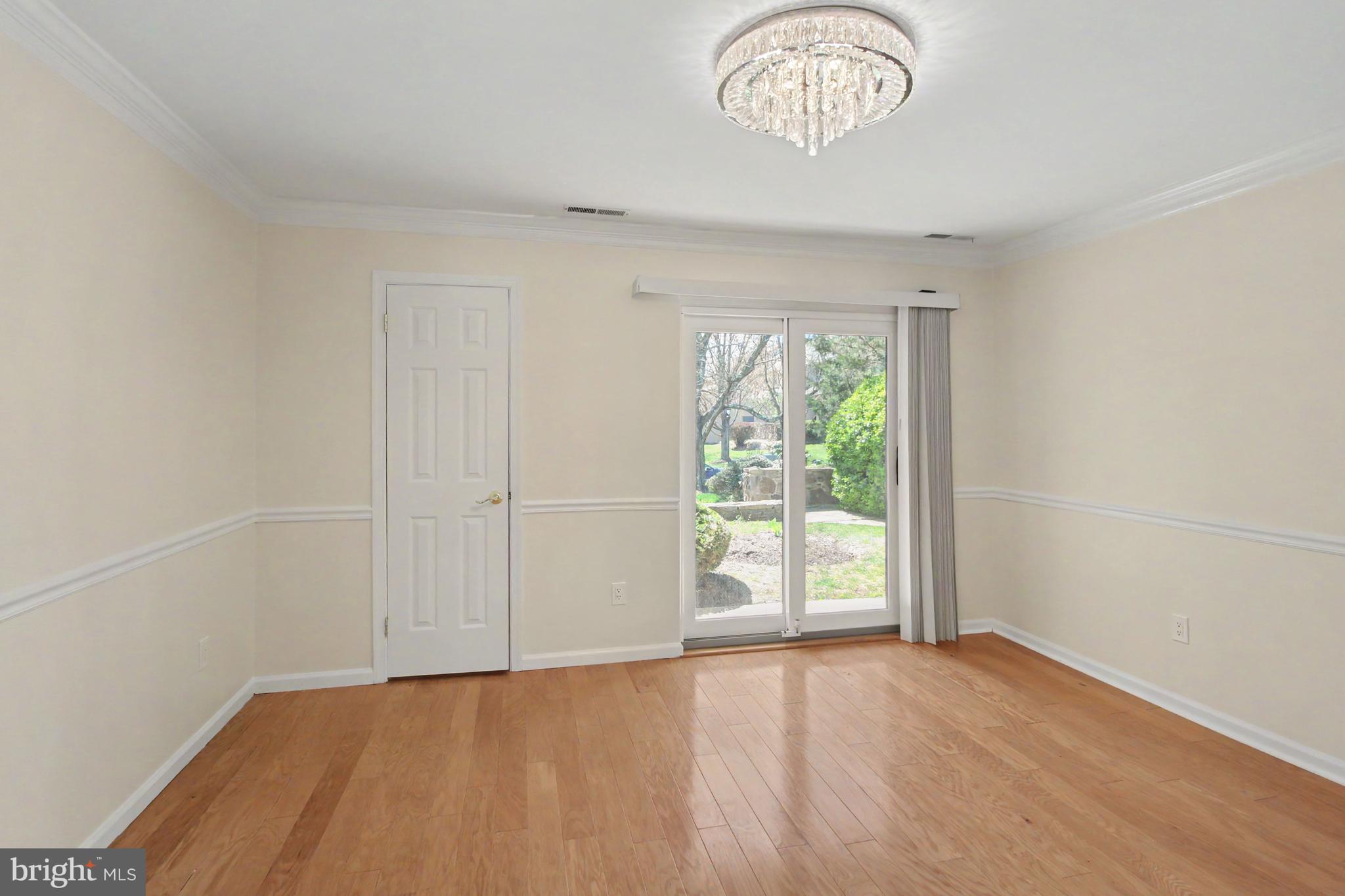 YARDLEY CORNERS - Residential