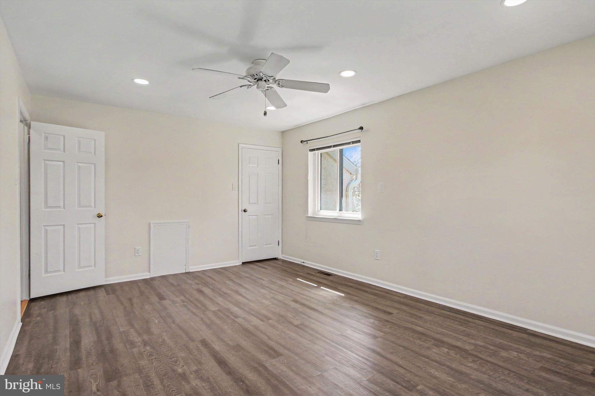 YARDLEY CORNERS - Residential