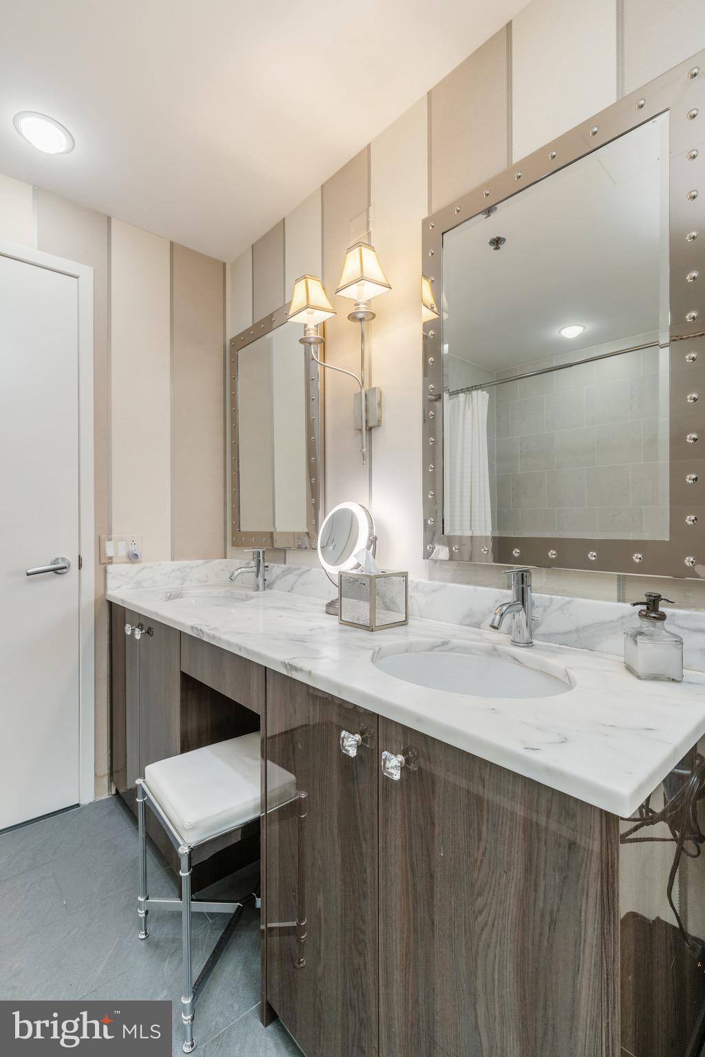 CENTER CITY - Residential