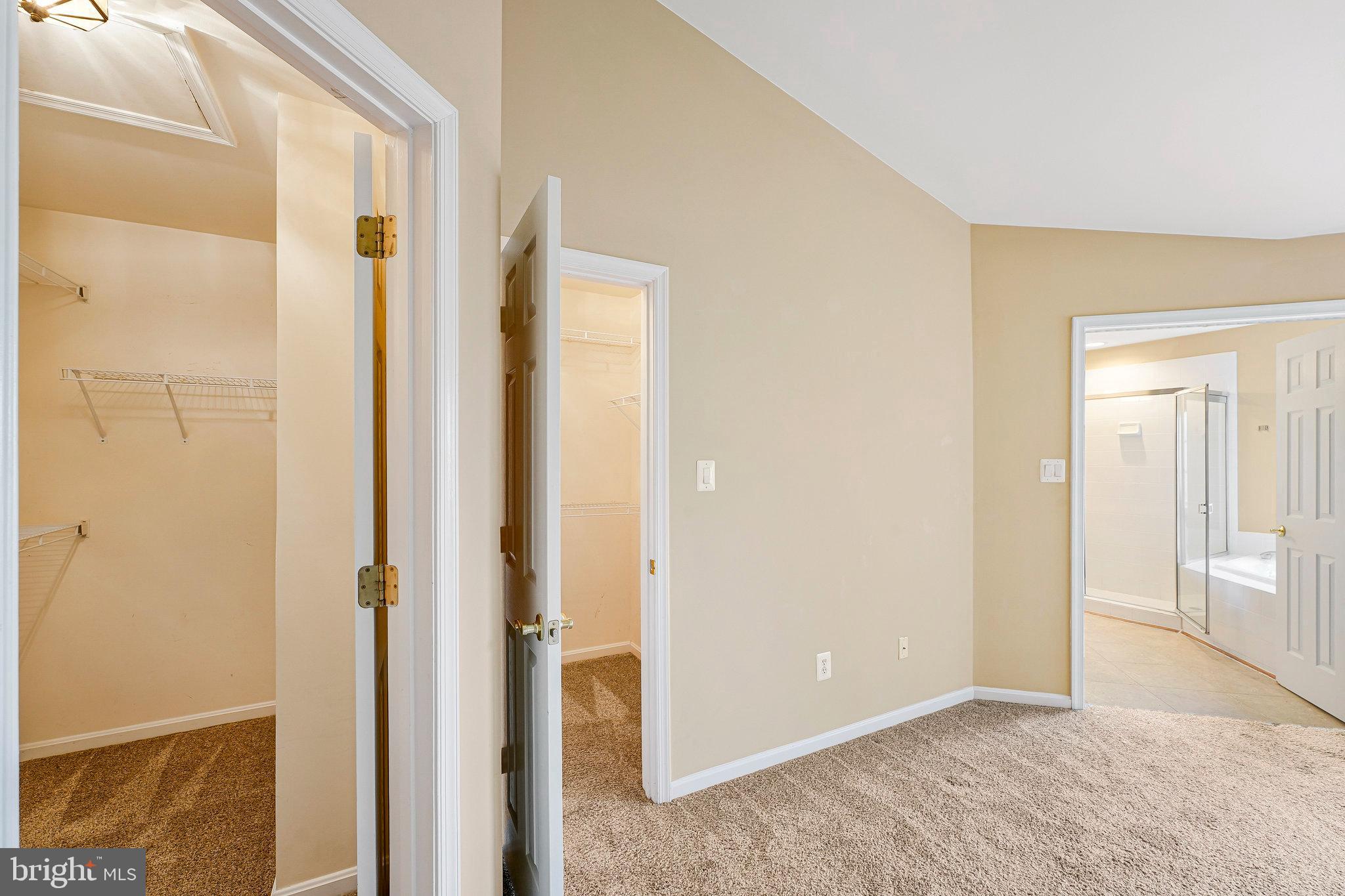 SIGNATURE AT BROADLANDS - Residential Lease