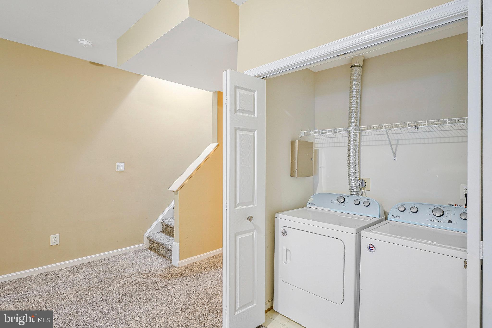 SIGNATURE AT BROADLANDS - Residential Lease