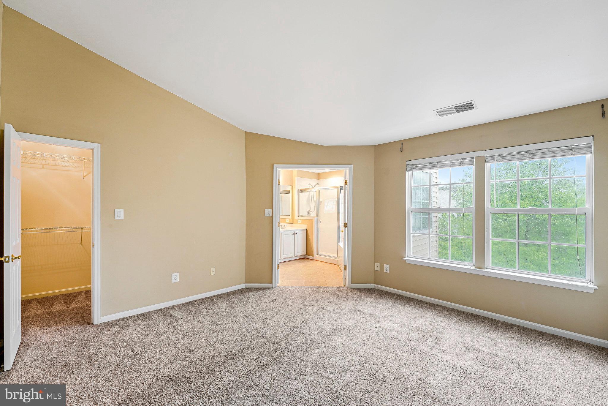 SIGNATURE AT BROADLANDS - Residential Lease