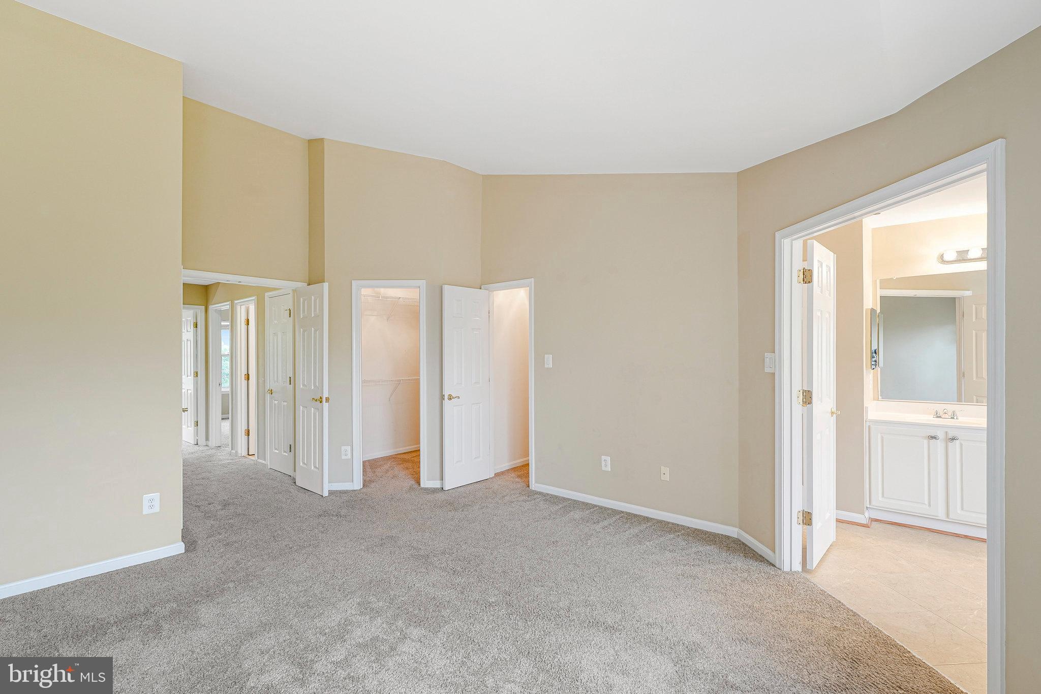 SIGNATURE AT BROADLANDS - Residential Lease