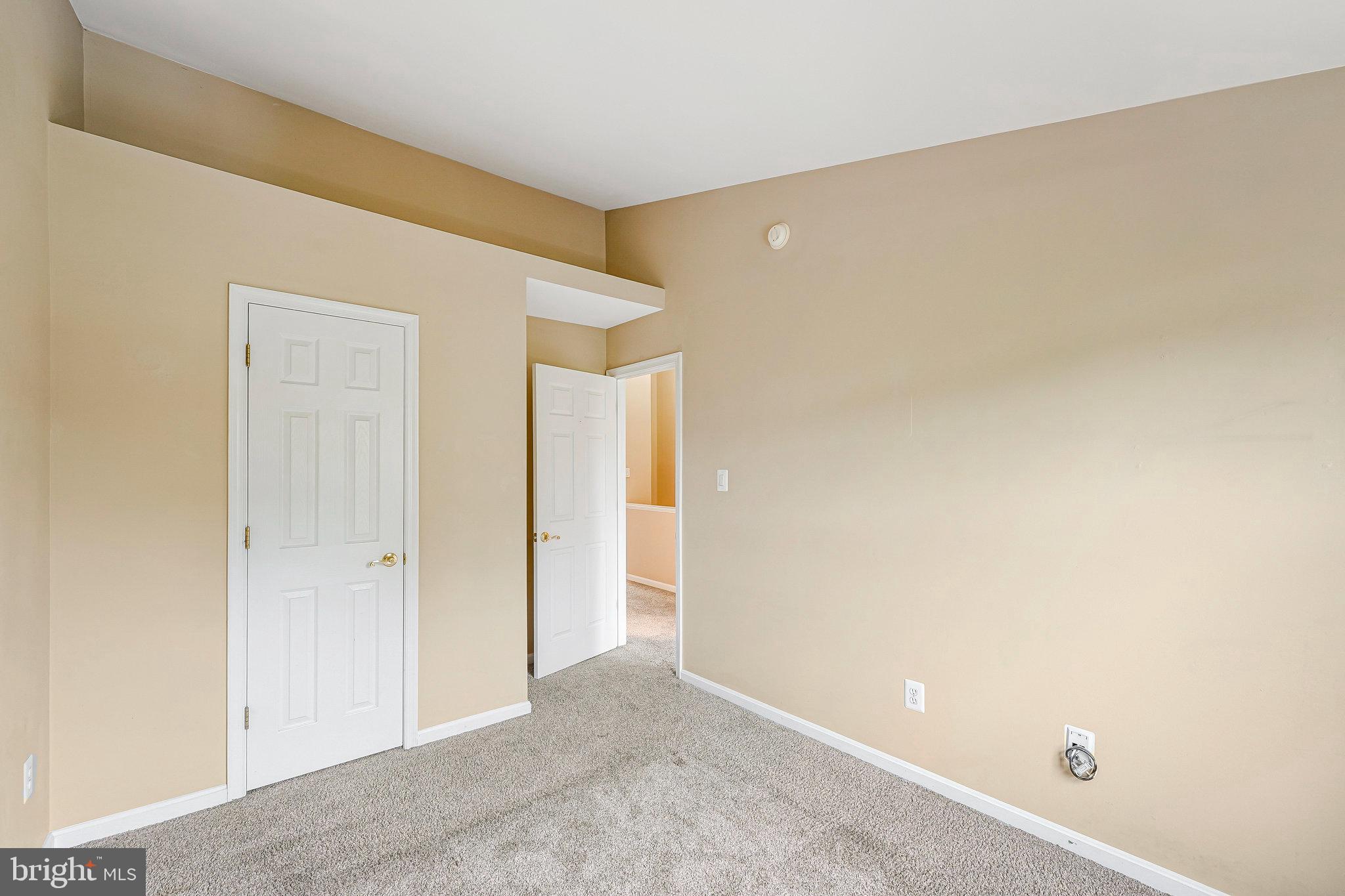 SIGNATURE AT BROADLANDS - Residential Lease