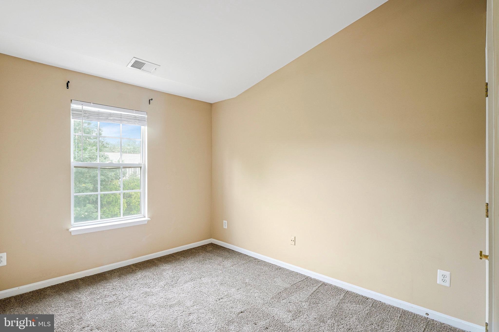 SIGNATURE AT BROADLANDS - Residential Lease