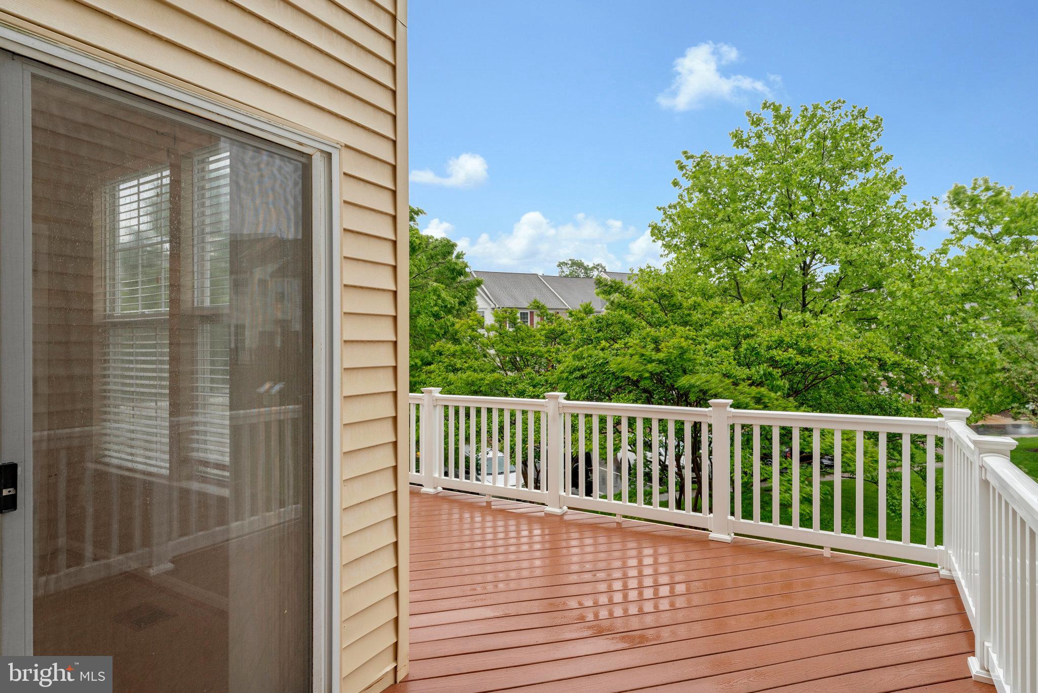 SIGNATURE AT BROADLANDS - Residential Lease