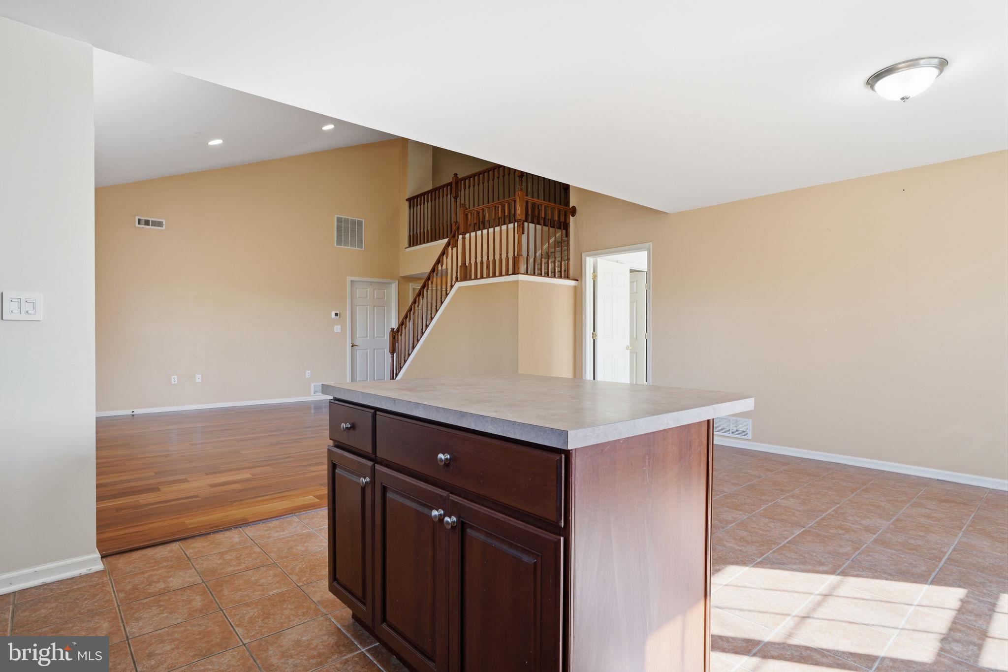 SOMERTON - Residential