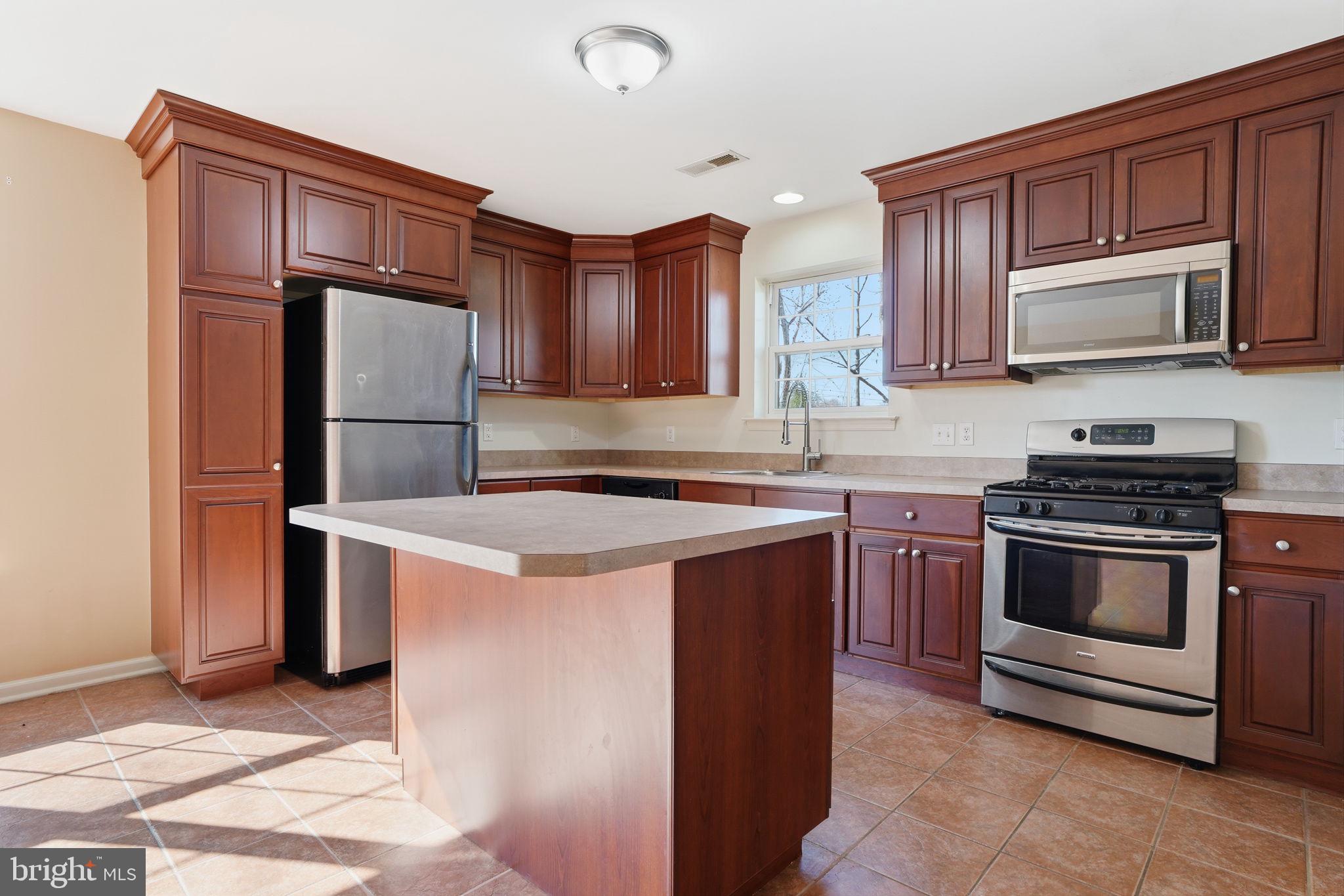 13675 PHILMONT AVENUE 40