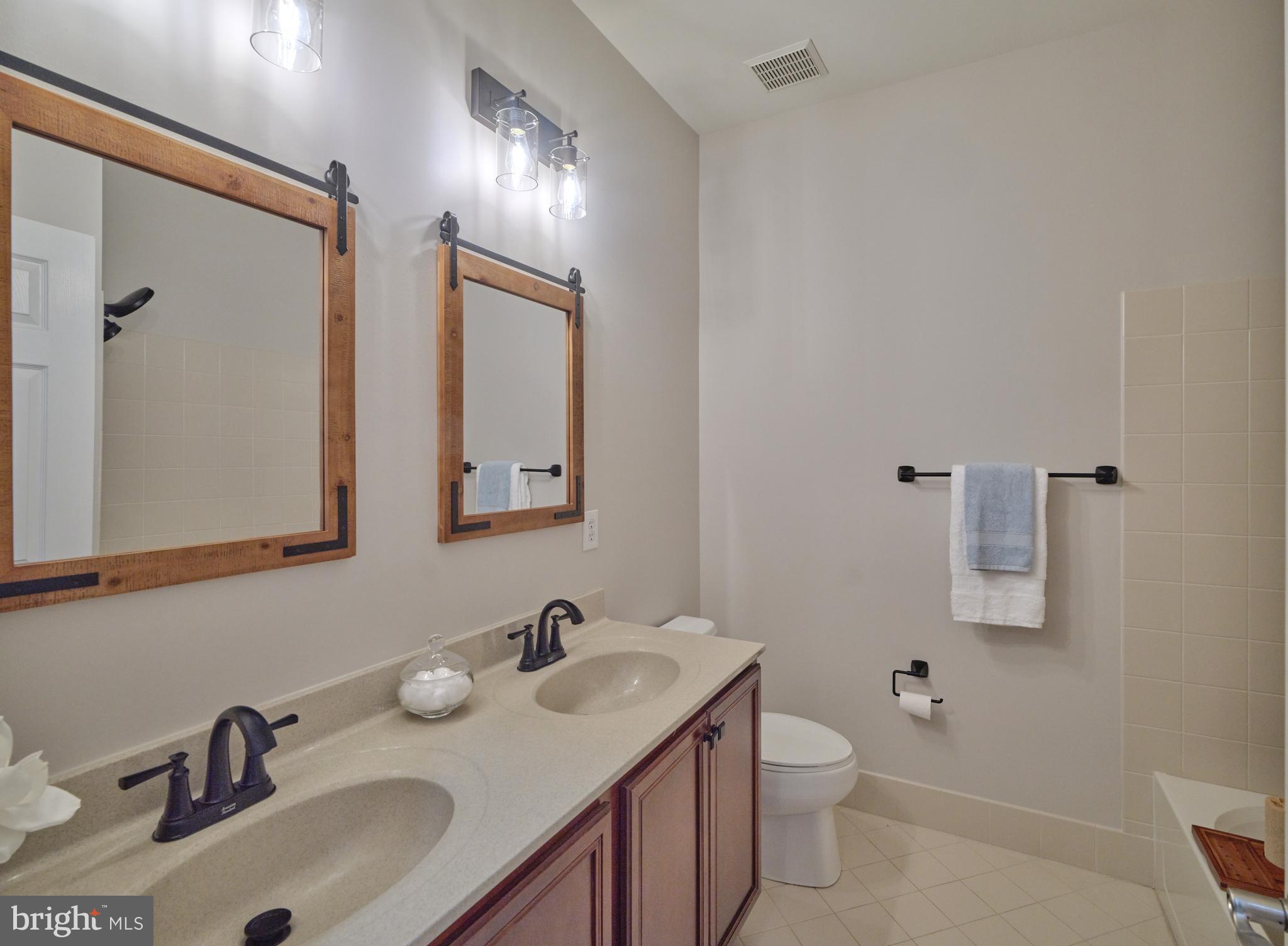 NEWTOWN STATION - Residential