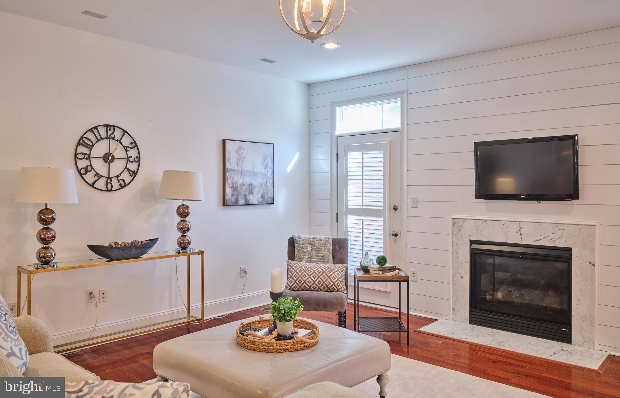 NEWTOWN STATION - Residential