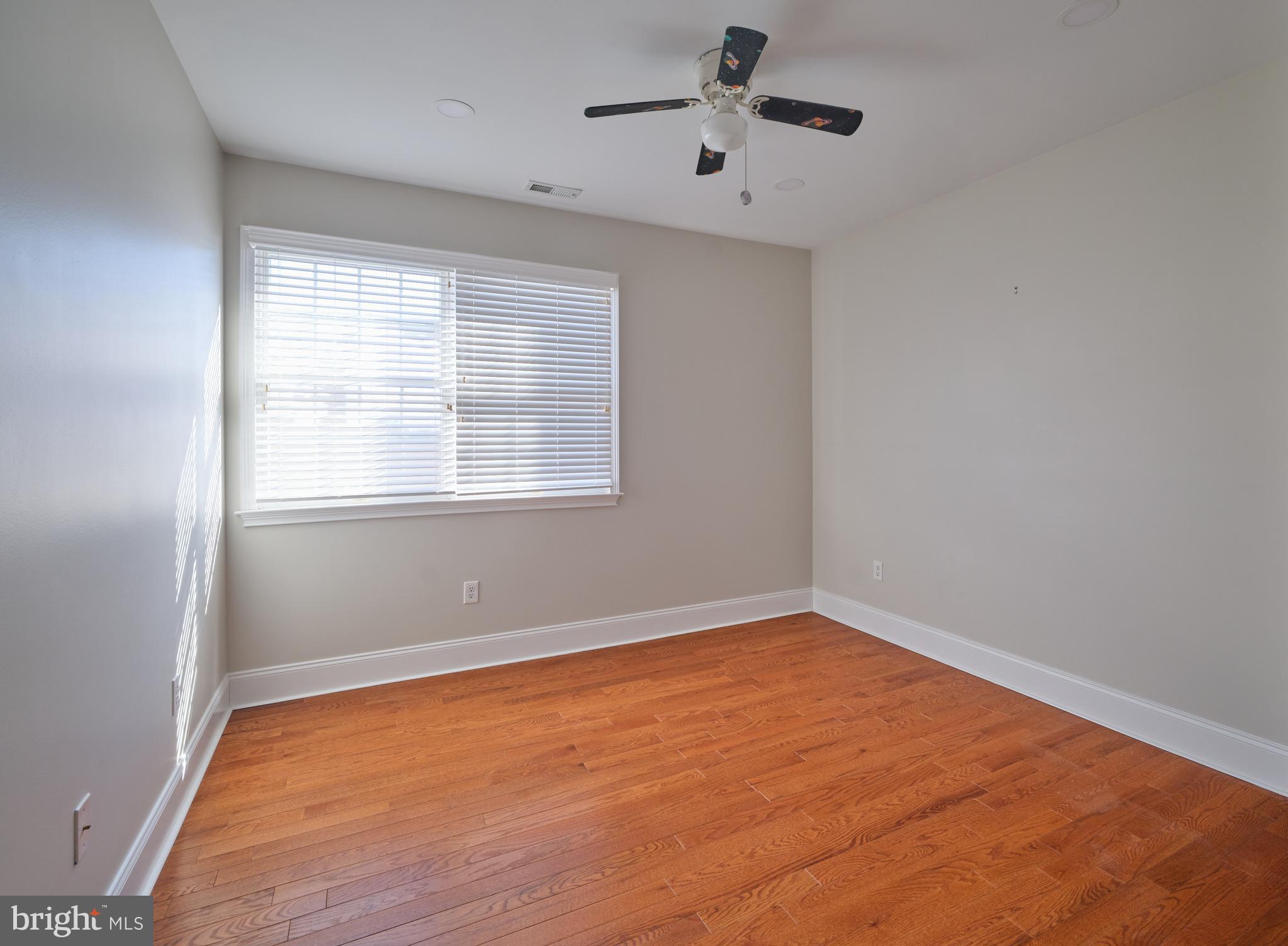 NEWTOWN STATION - Residential