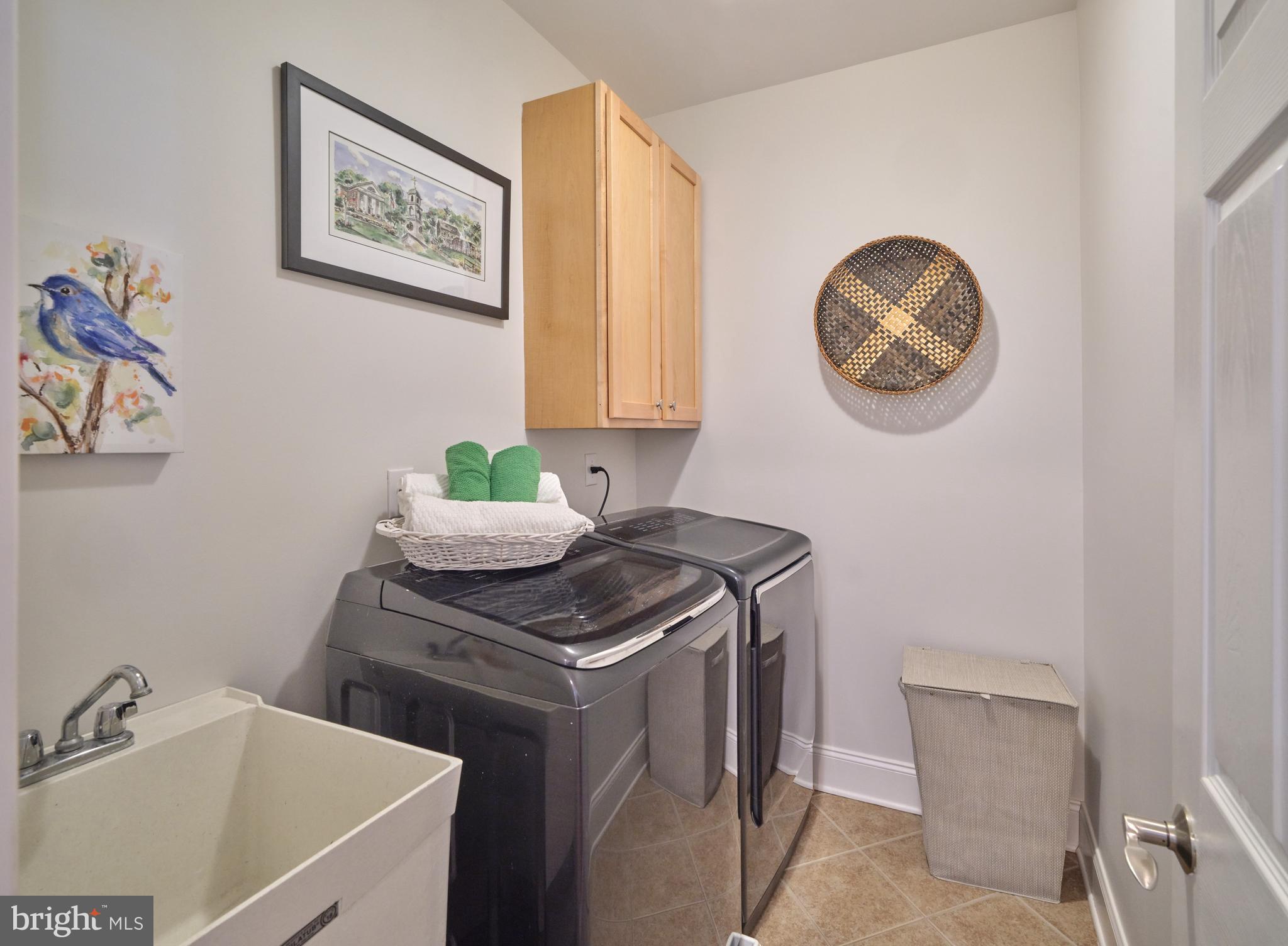 NEWTOWN STATION - Residential