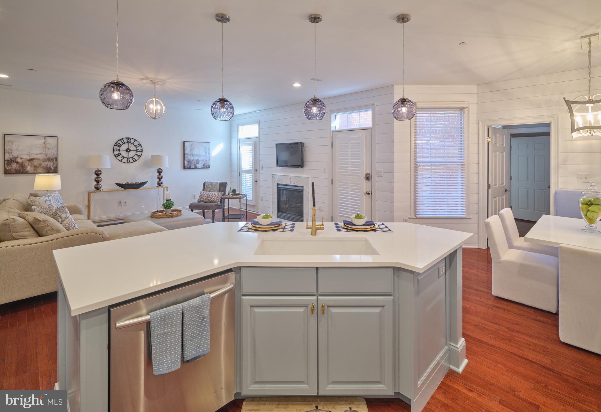 NEWTOWN STATION - Residential