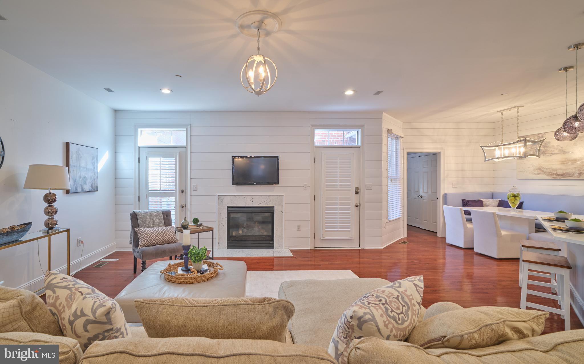 NEWTOWN STATION - Residential