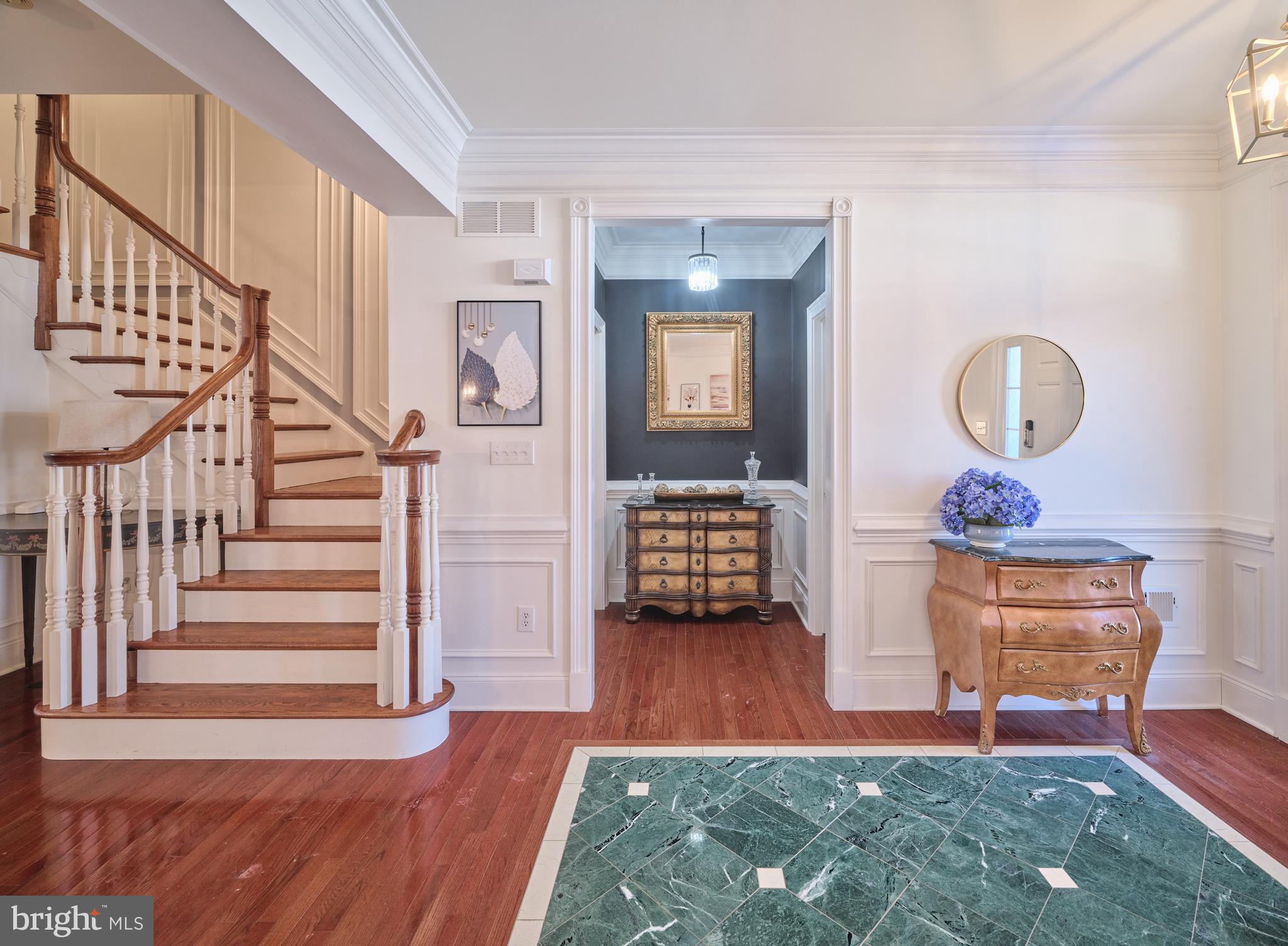 NEWTOWN STATION - Residential