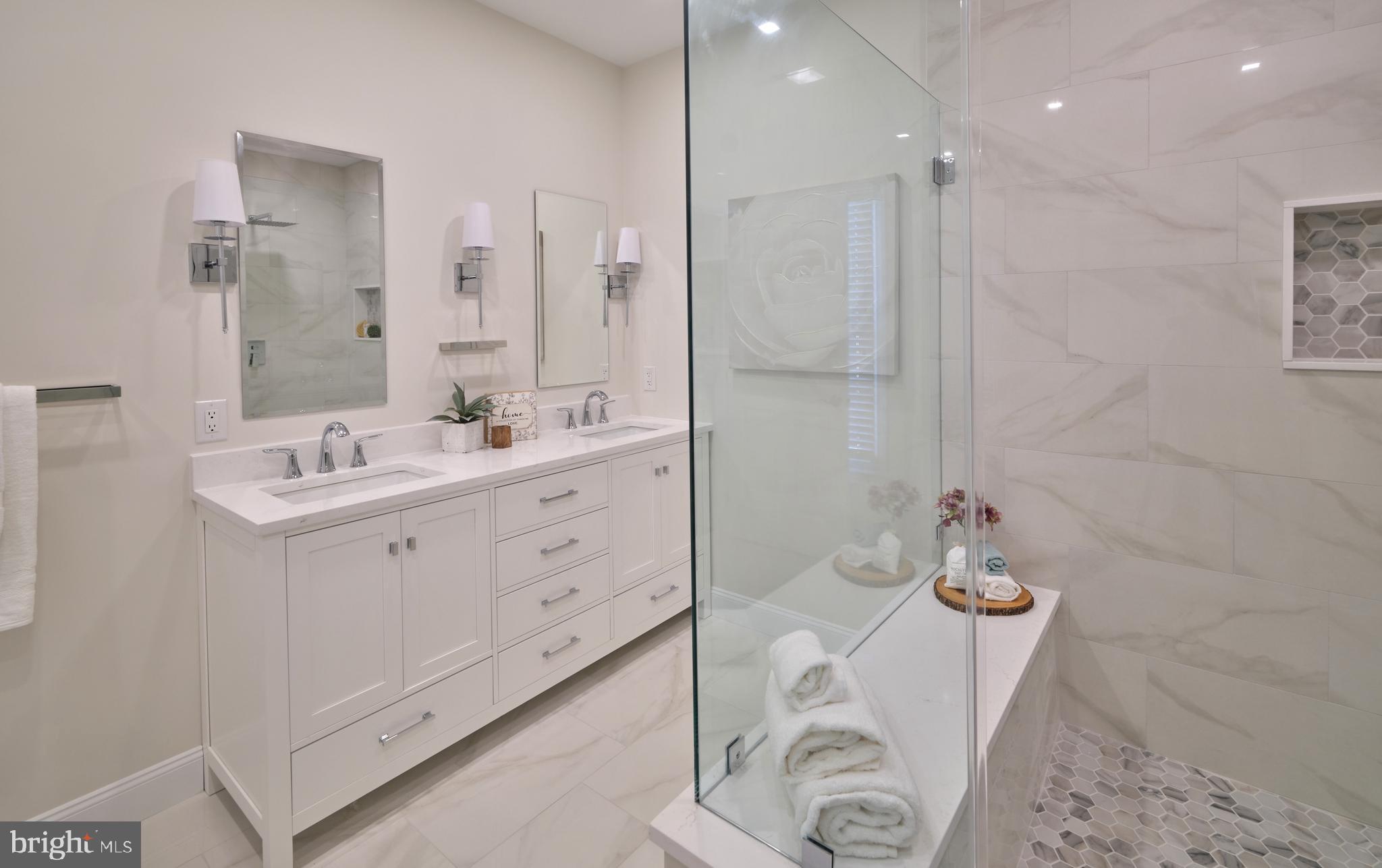 NEWTOWN STATION - Residential