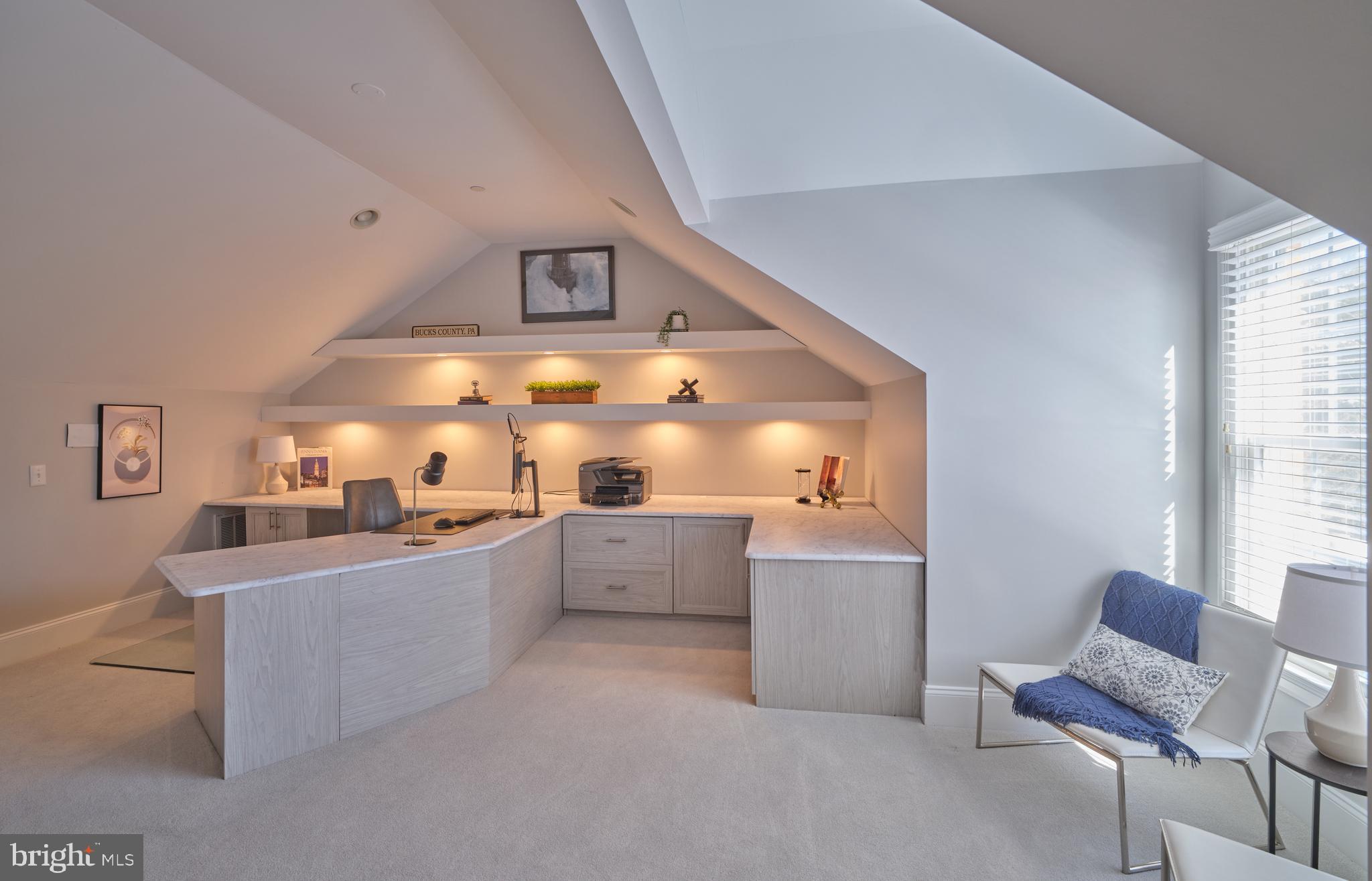 NEWTOWN STATION - Residential